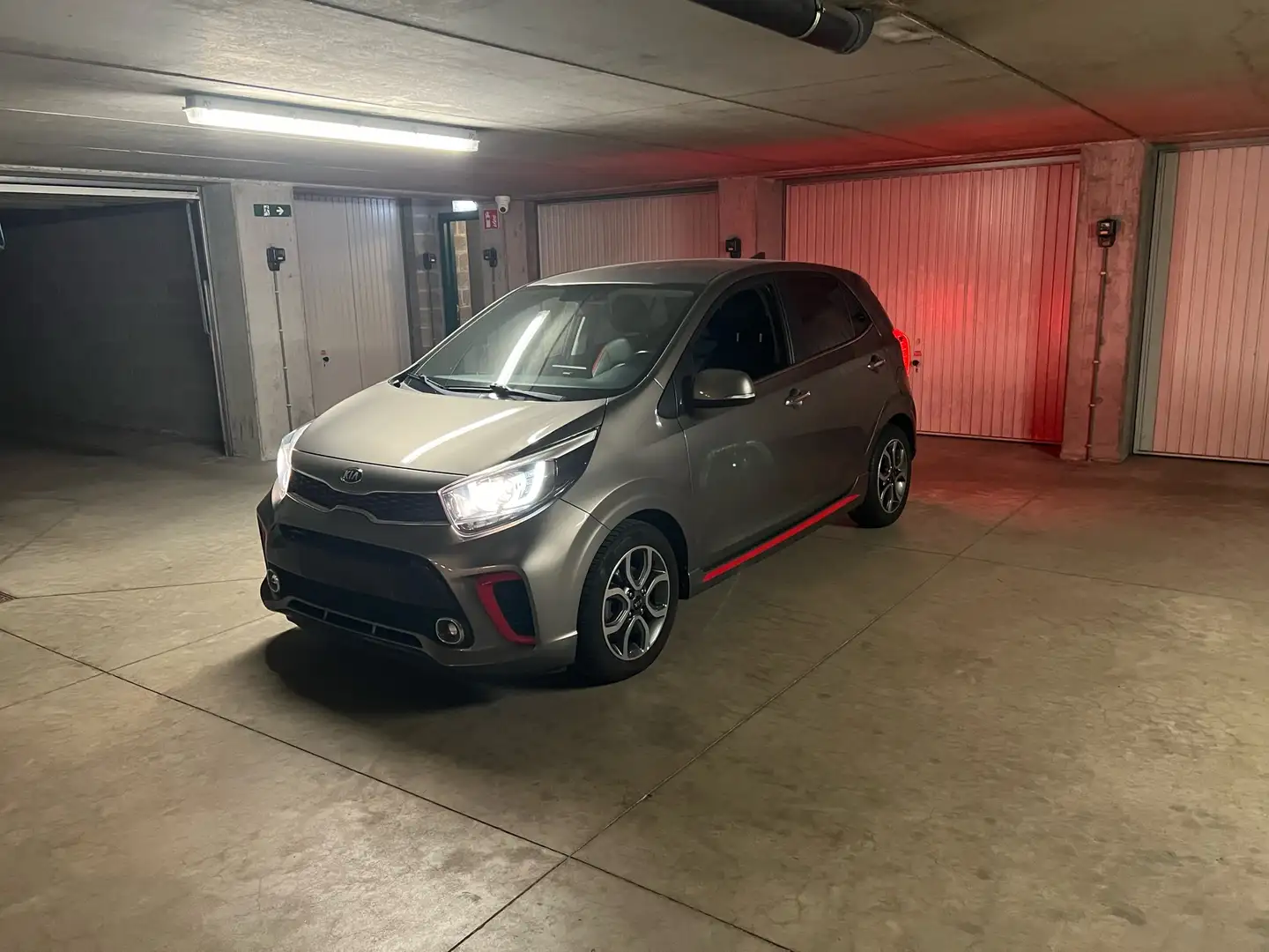 Kia Picanto 1.0i GT LINE Gris - 1