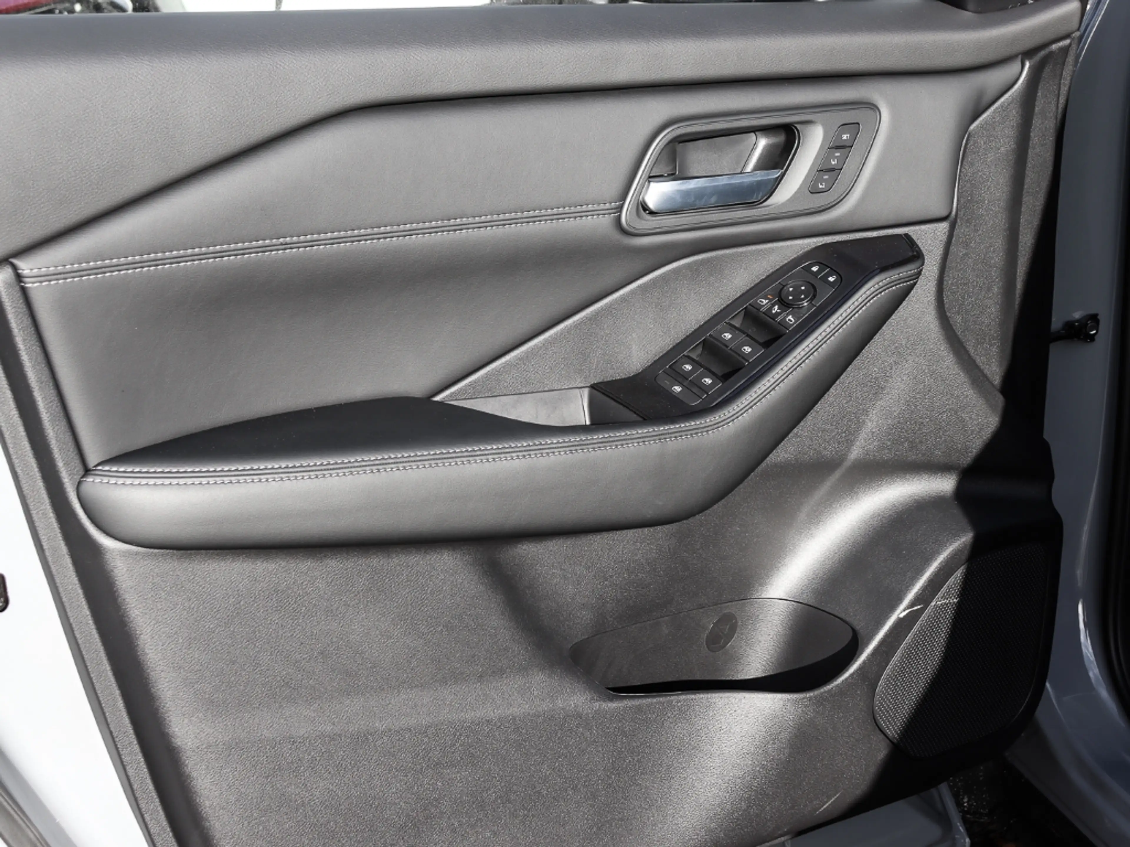 Nissan X-Trail N-Trek 1.5 VC-T e-POWER 204PS 4x2 — photo 8