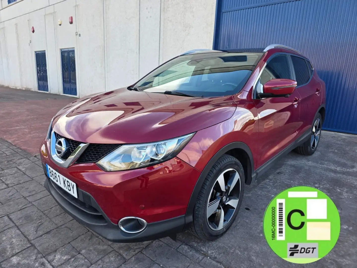 Nissan Qashqai 1.6dCi Visia 4x2 XTronic Burdeos - 1