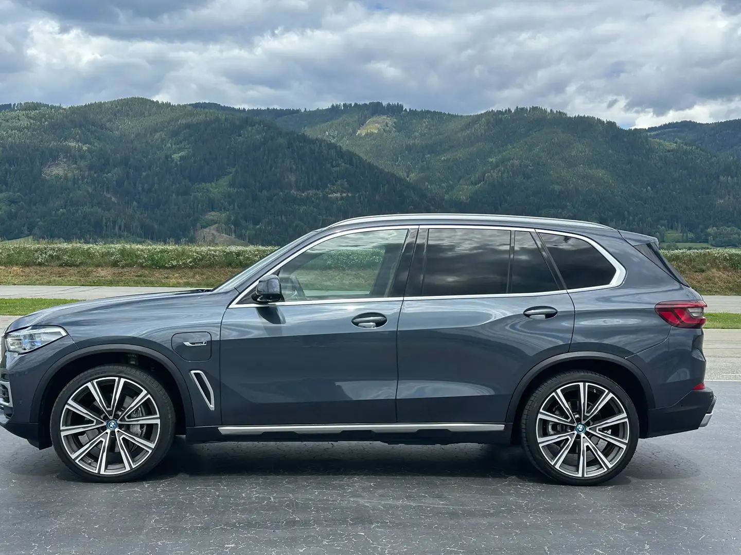 BMW X5 X5 xDrive45e PHEV Aut. Grau - 2