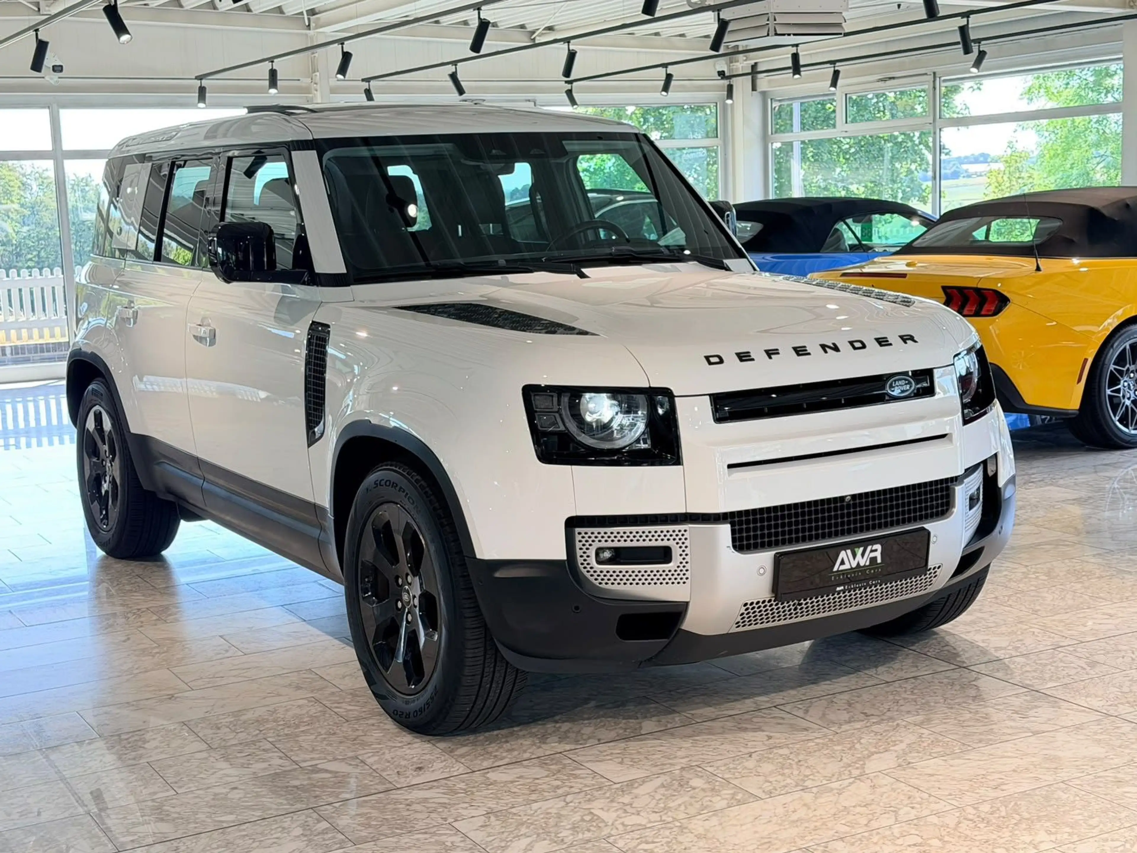 Land Rover Defender 110 SE*PANO*VIRTUAL*DESIGN-PKT-BLACK*20 — photo 6