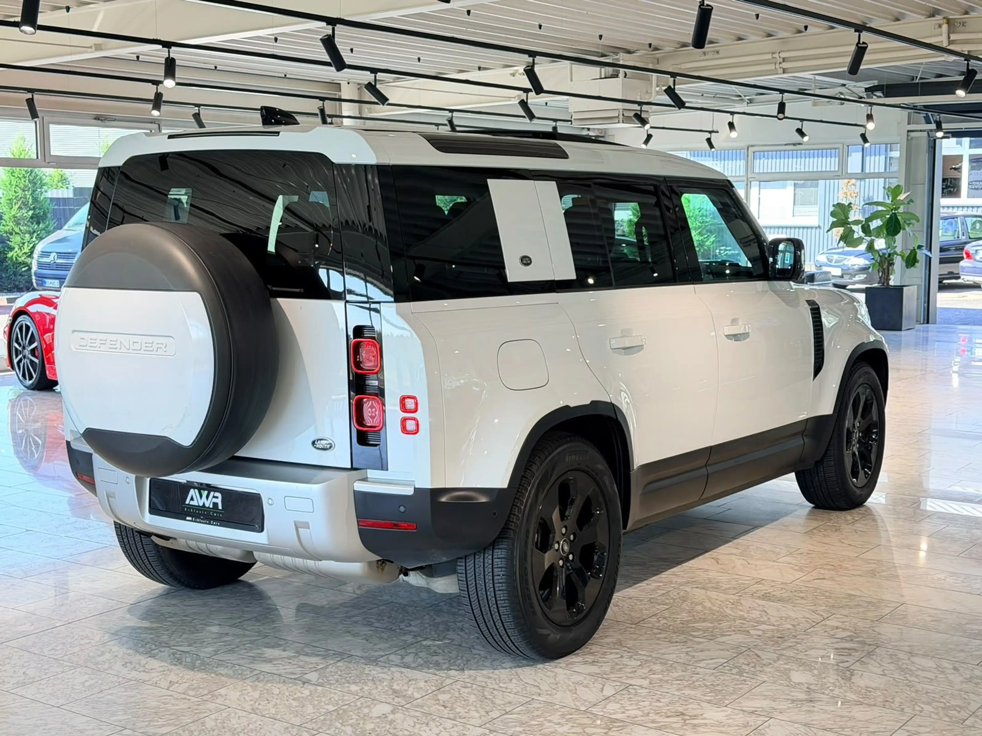Land Rover Defender 110 SE*PANO*VIRTUAL*DESIGN-PKT-BLACK*20 — photo 4
