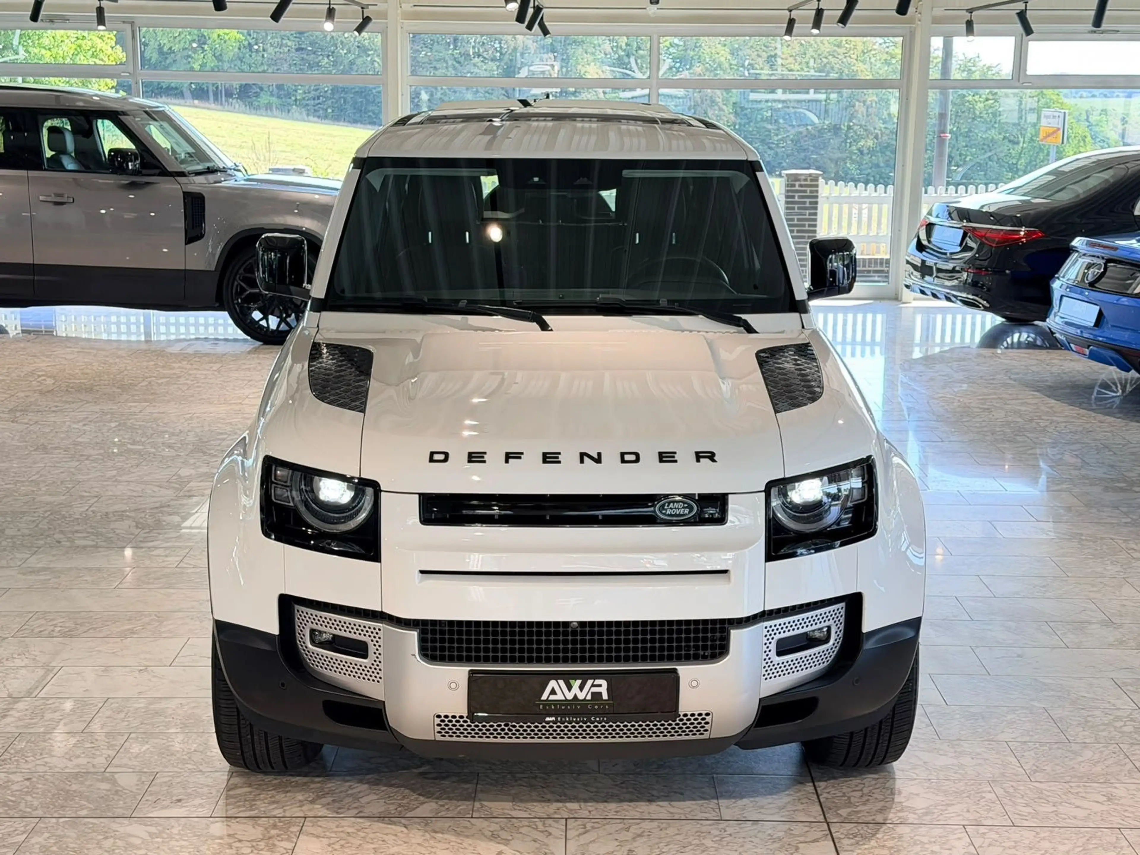 Land Rover Defender 110 SE*PANO*VIRTUAL*DESIGN-PKT-BLACK*20 — photo 2