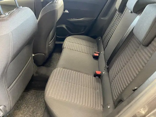 Peugeot 2008 view 8