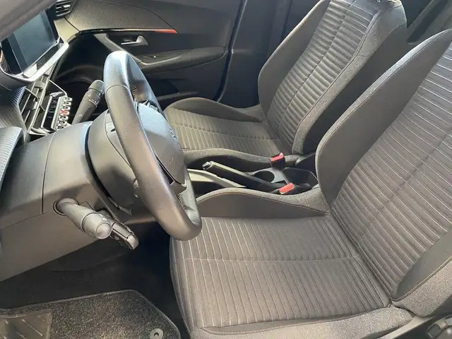 Peugeot 2008 view 7