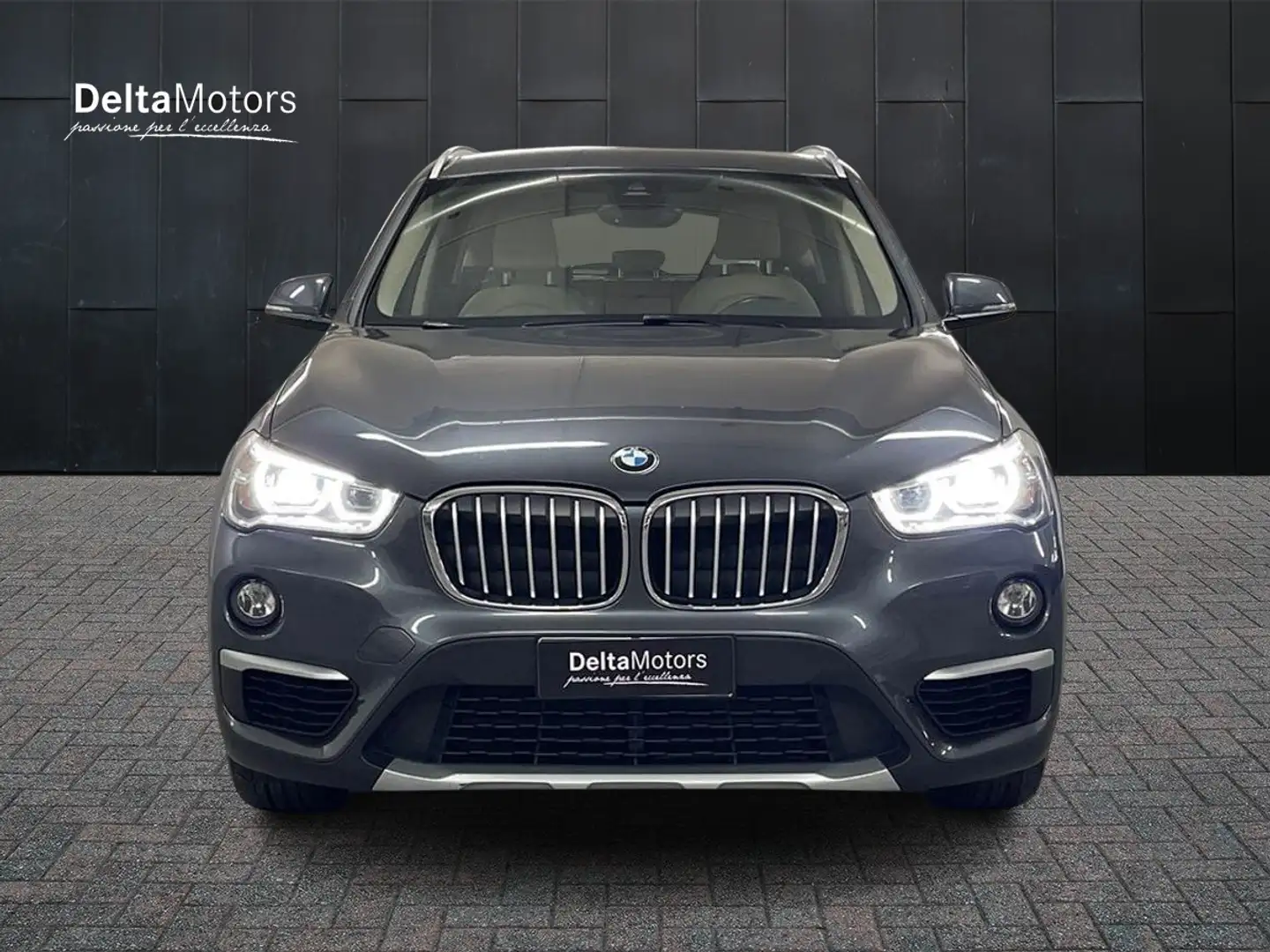 BMW X1 F48 2019 - X1 xdrive18d xLine auto Gris - 2