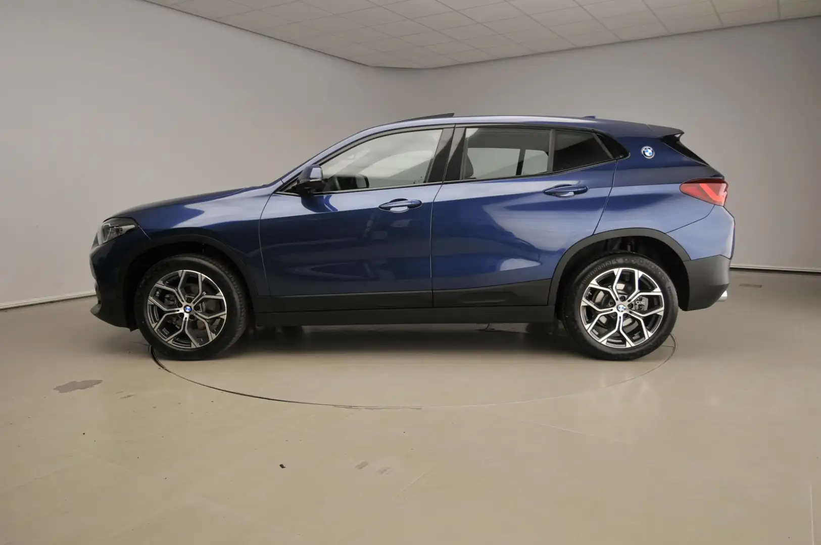 BMW X2 sDrive18d | handbak !! | LED | Navigatie | Trekhaa Blauw - 2