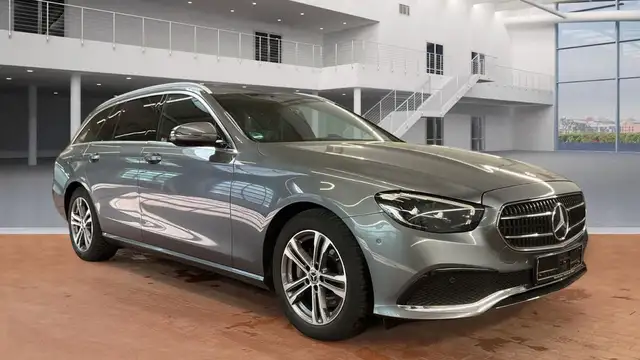 Mercedes-Benz E 200 ALLRAD AHK*LED*Kamera*DAB*Navi*Teilleder
