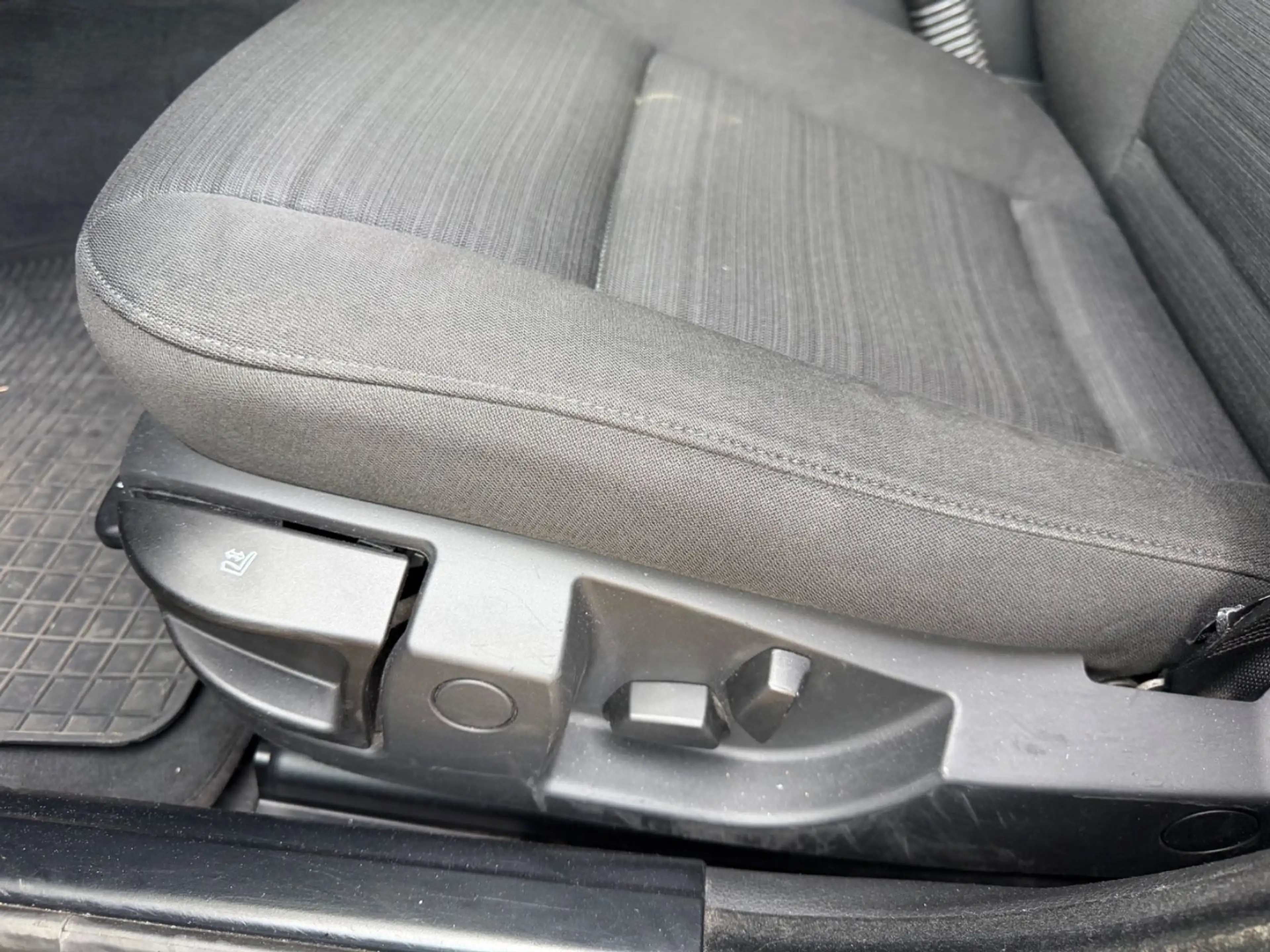 BMW 525 5 Touring 525 d xDrive — photo 9