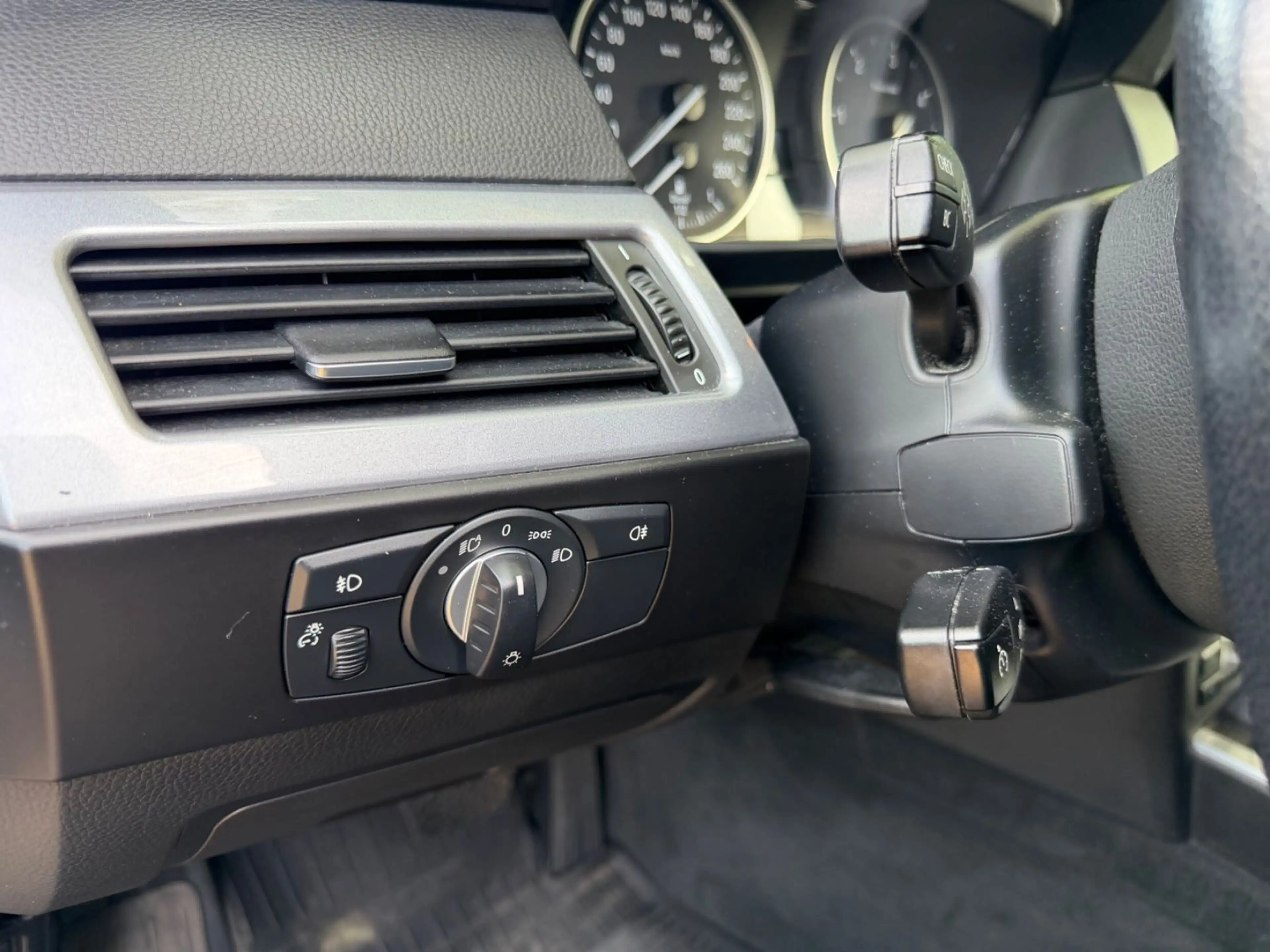 BMW 525 5 Touring 525 d xDrive — photo 8
