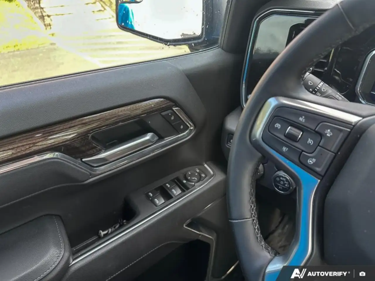 Chevrolet Silverado 1500 снимка Chevrolet Silverado 1500