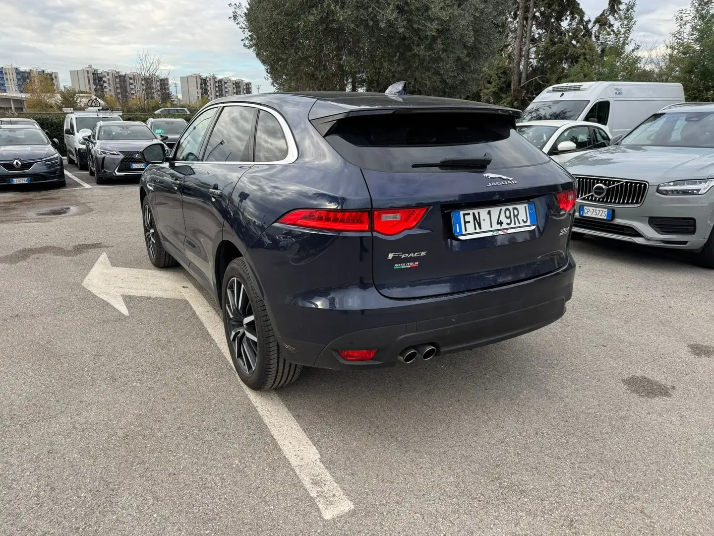 Jaguar F-Pace 2.0 Premium - 1