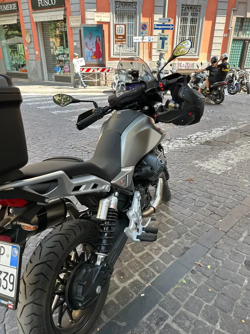 Moto Guzzi V 85 STRADA Срібний - 1