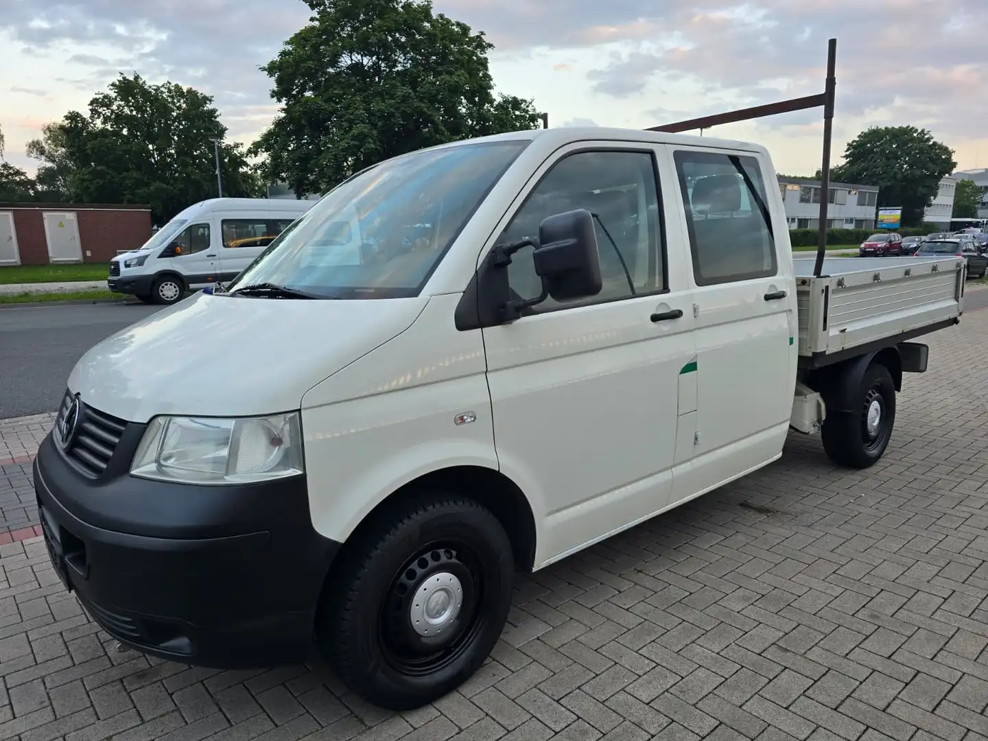 Volkswagen T5 Transporter Pritsche Doppelkabine Weiß - 2