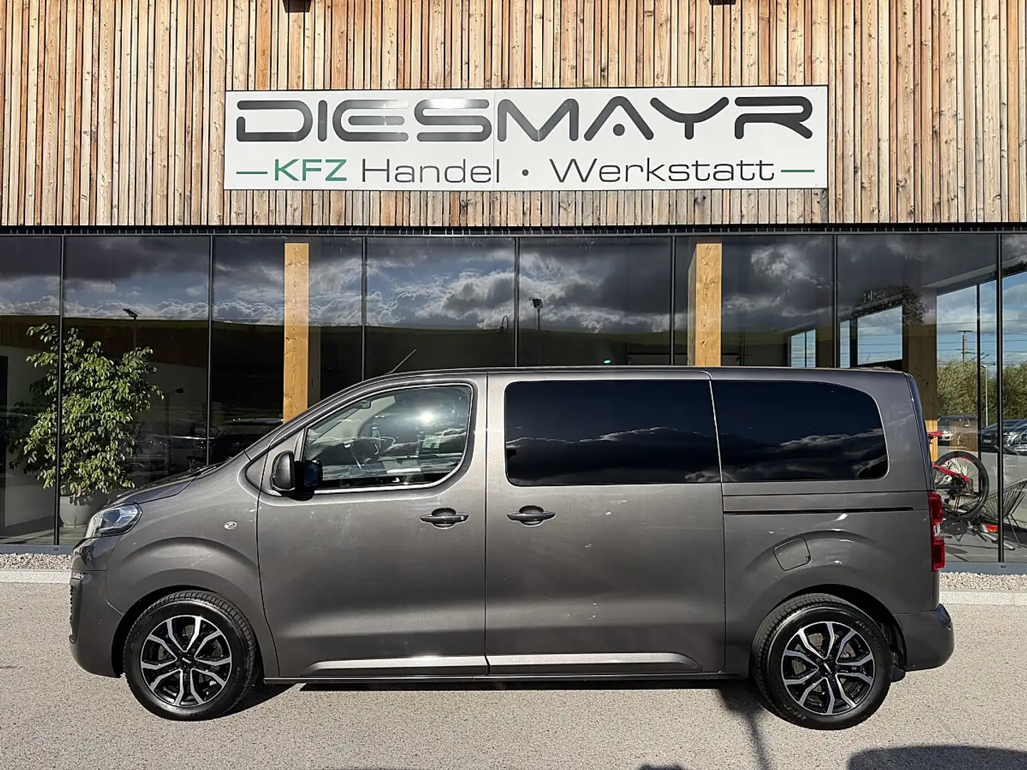 Citroen Jumpy Spacetourer Shine M ( L2 ) Vollausstattung 8 S... Grau - 2