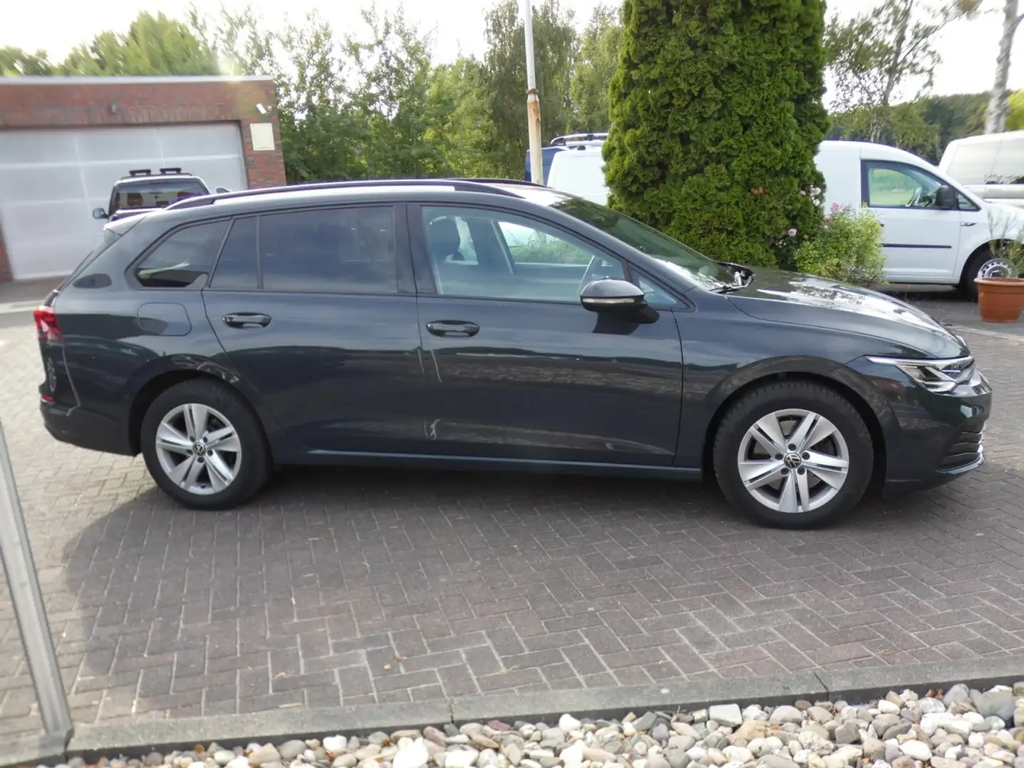 Volkswagen Golf Variant LIFE DSG Navi APP Light+TravelAssist Klima Navi Grau - 2