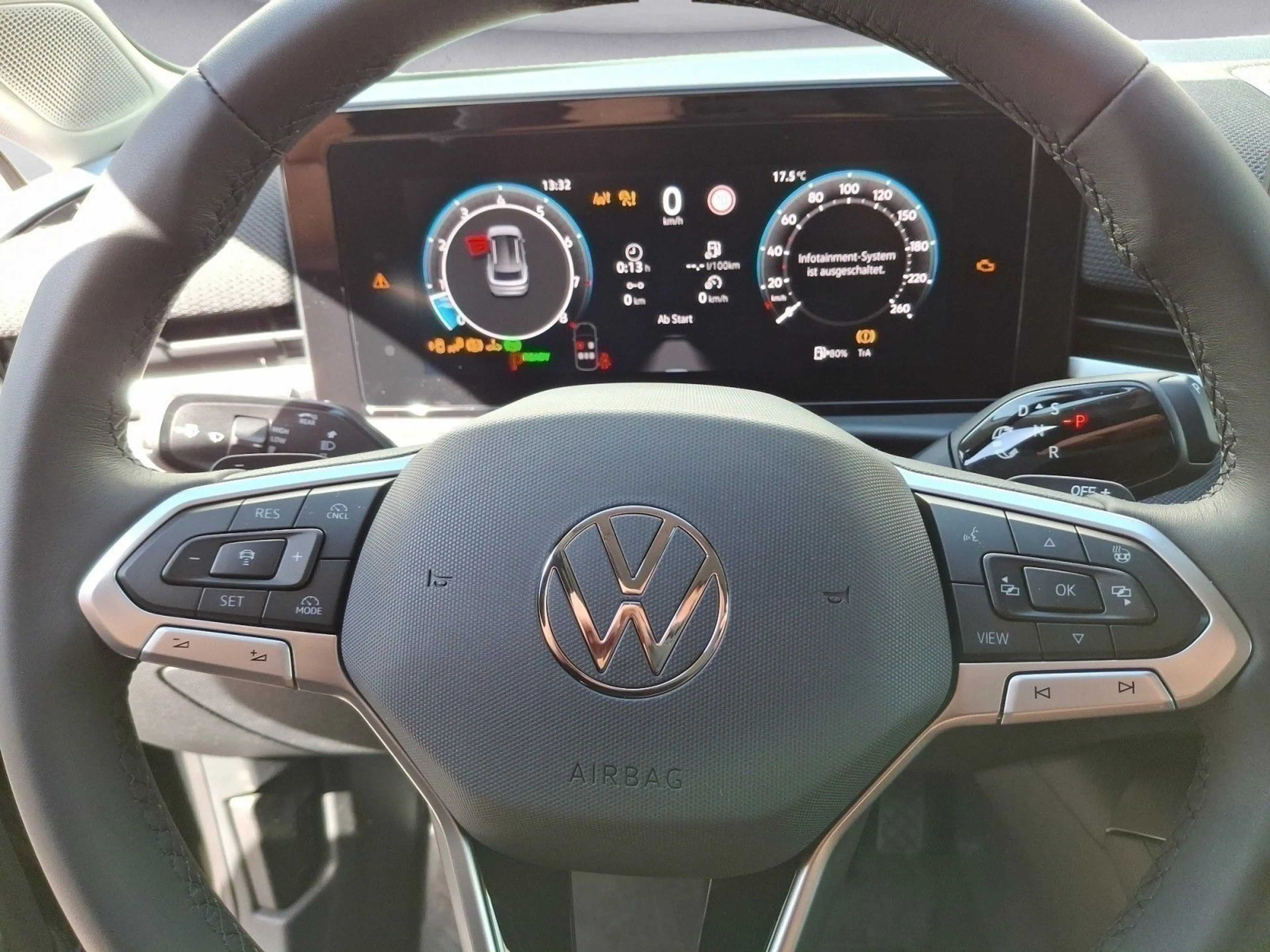 Volkswagen T-Roc Life 1.5 l eTSI OPF ) 7-Gang-Doppelkuppl — photo 9