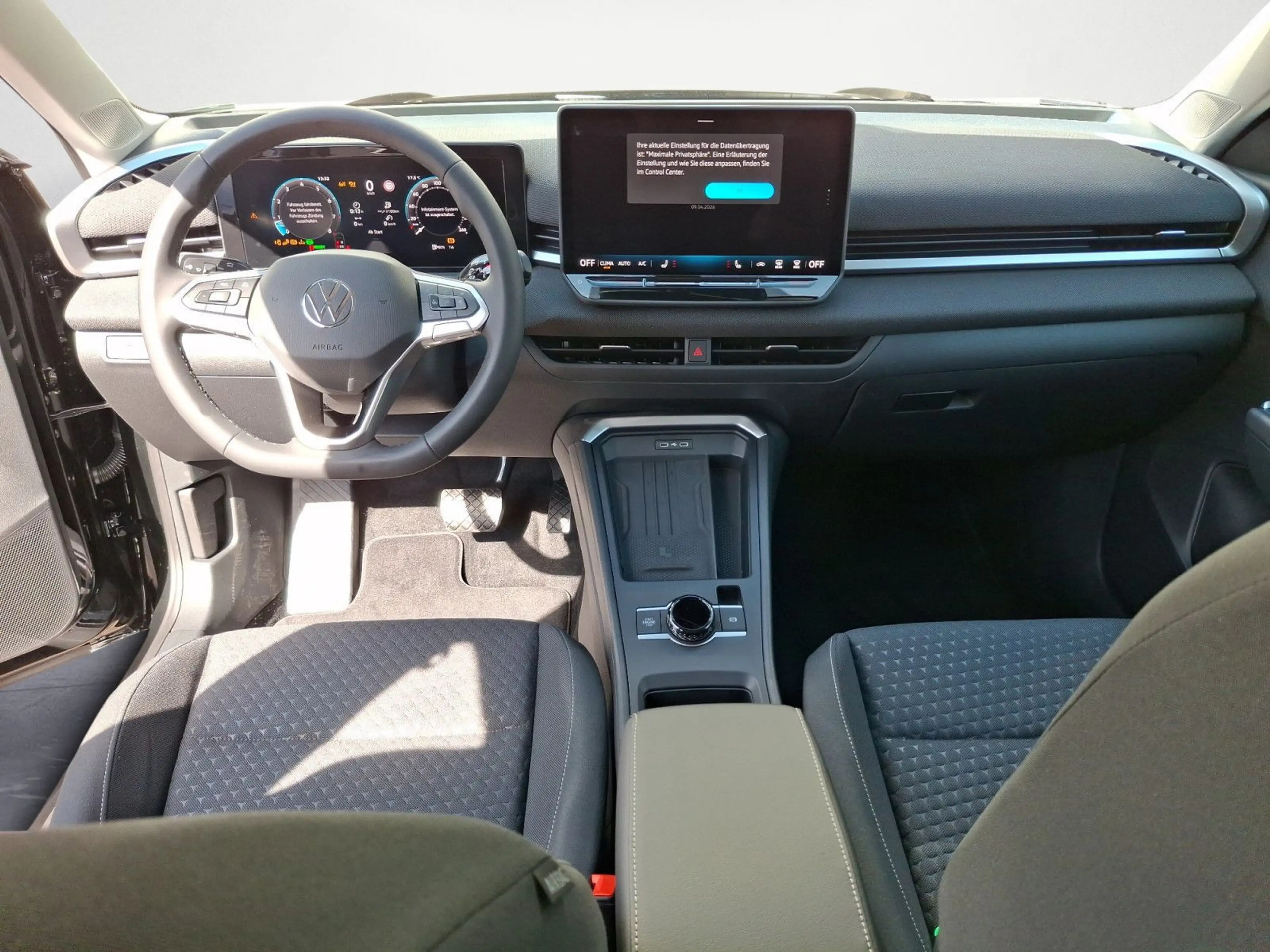 Volkswagen T-Roc Life 1.5 l eTSI OPF ) 7-Gang-Doppelkuppl — photo 10