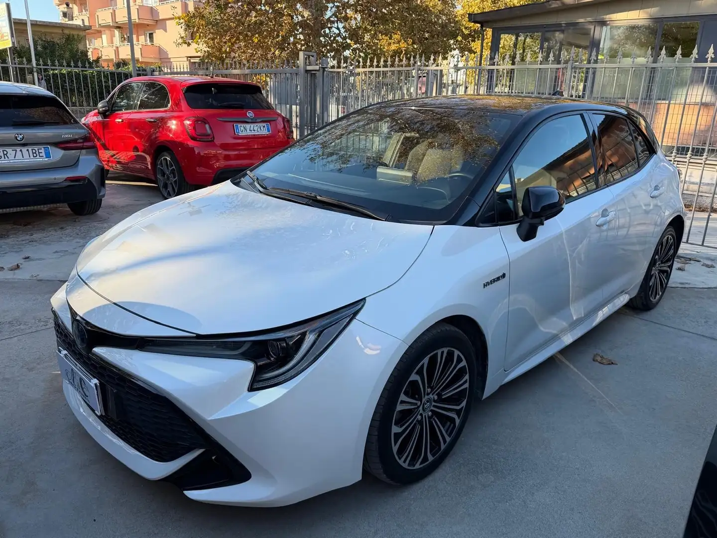 Toyota Corolla Hybrid Style 1.8 122CV Bianco - 1