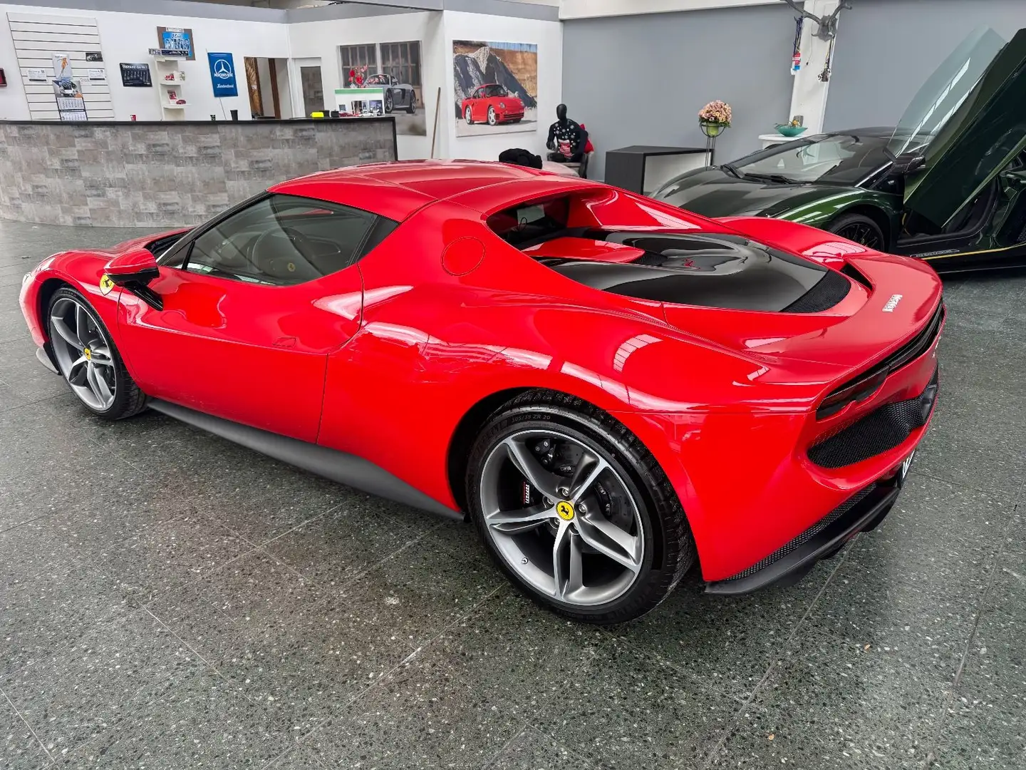 Ferrari 296 GTB GTB DCT 1. Hand neuwertig Rot - 2