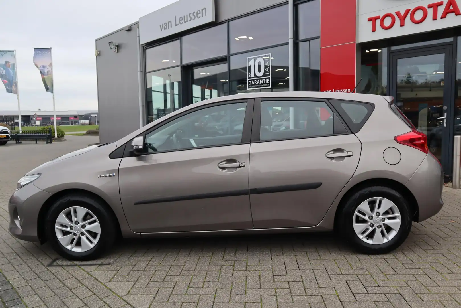 Toyota Auris 1.8 HYBRID ASPIRATION CLIMA CRUISE 15" LM-VELGEN B Brun - 2