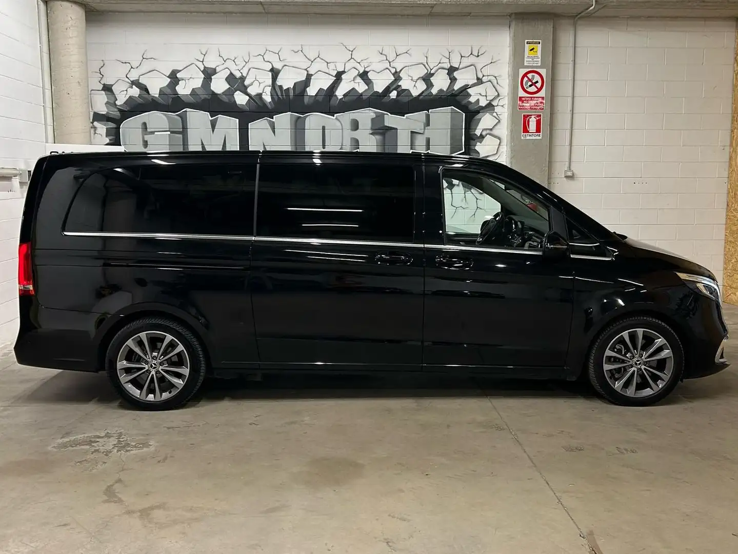 Mercedes-Benz V V Extralong 300 d Premium auto Nero - 2