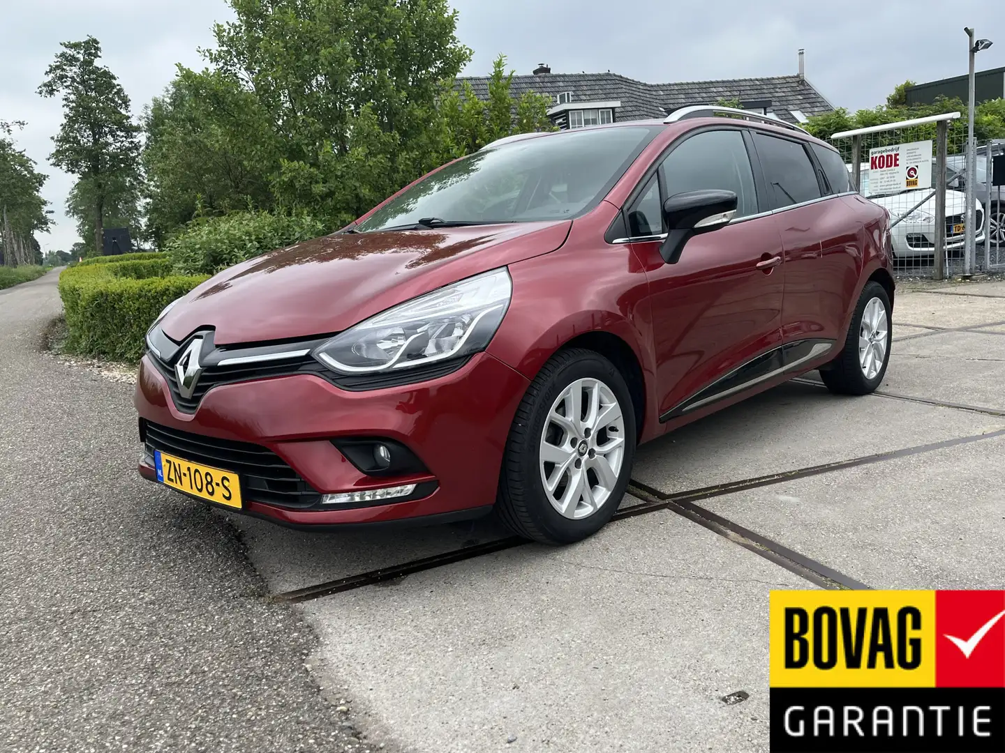 Renault Clio Estate 0.9 TCe Limited Apple carplay / Android aut Rood - 1