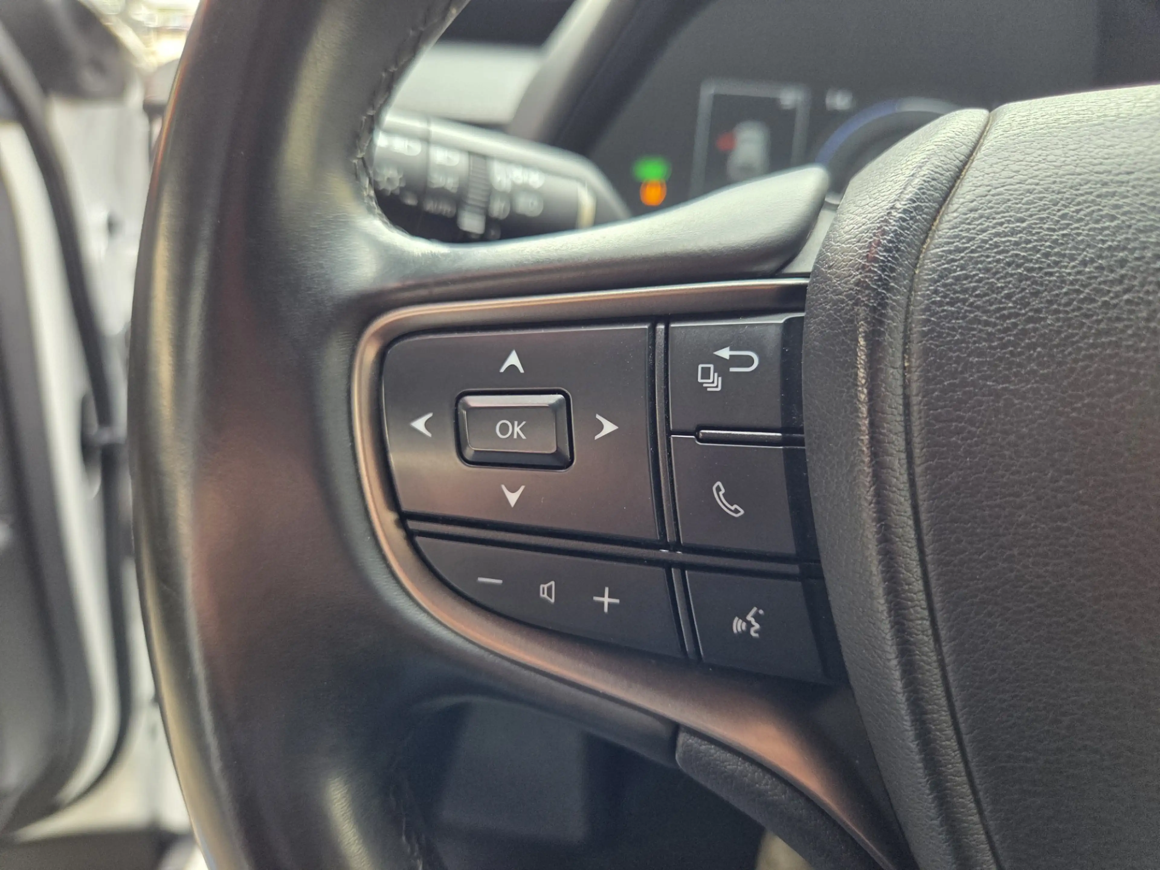Lexus UX 250h Business Automaat/ Cruise control/ Navigatie/ Acht — photo 15