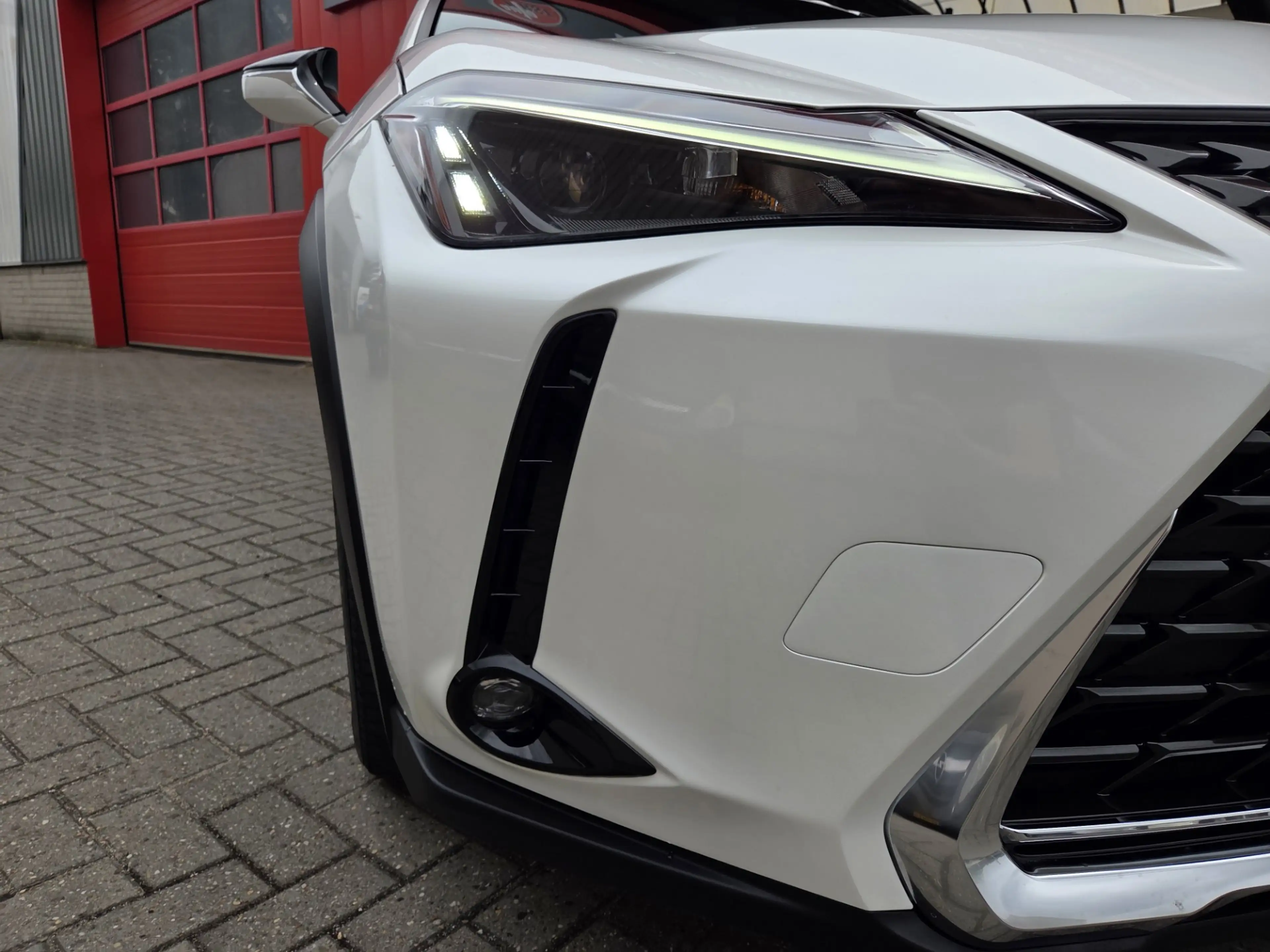 Lexus UX 250h Business Automaat/ Cruise control/ Navigatie/ Acht — photo 11