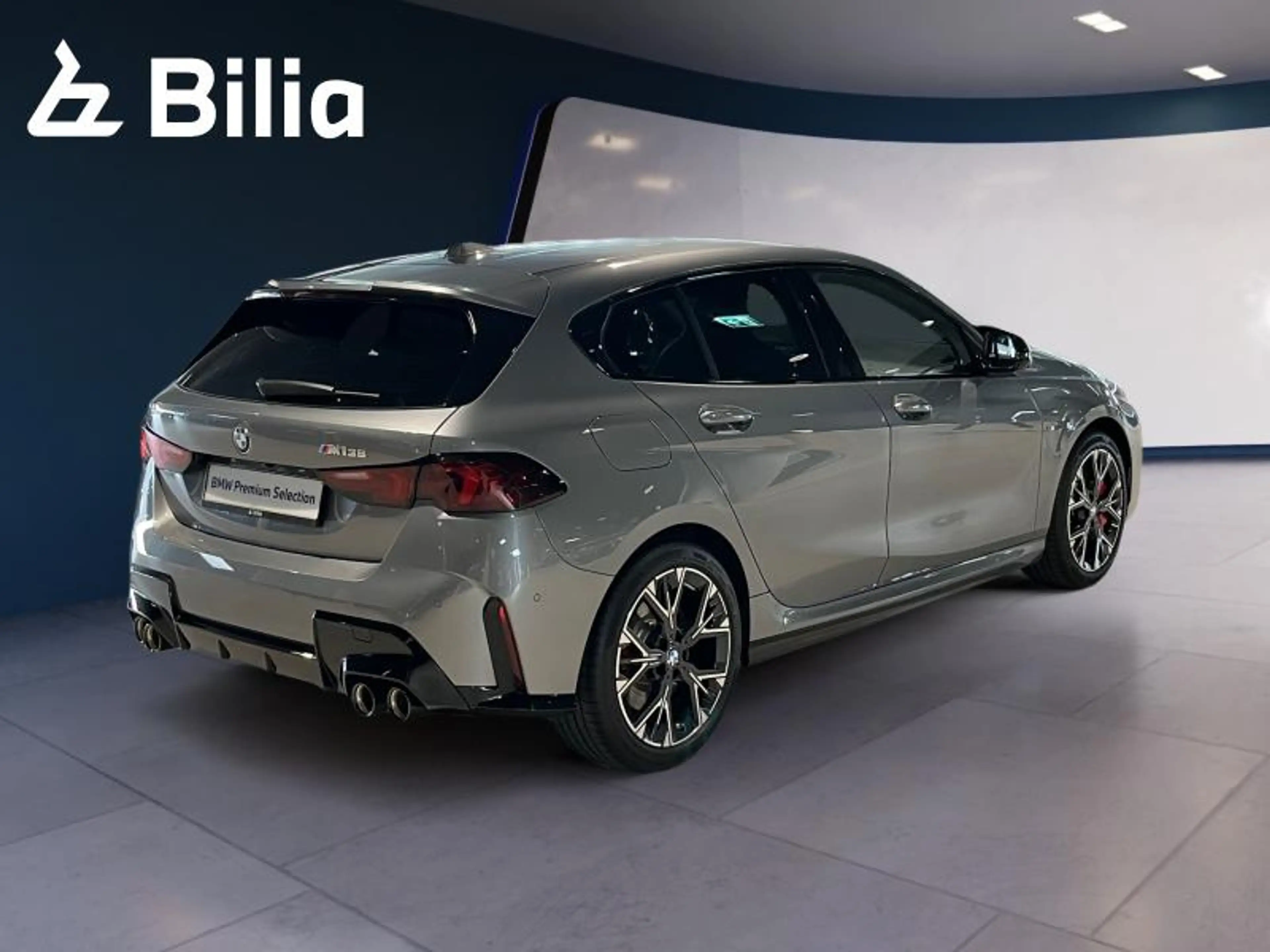BMW 135 M135 xDrive Hatch — photo 8