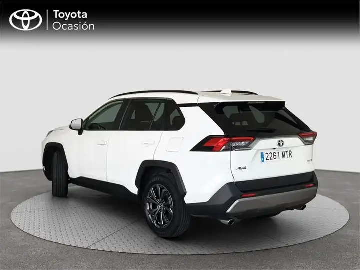 Toyota RAV4 2024, foto 2
