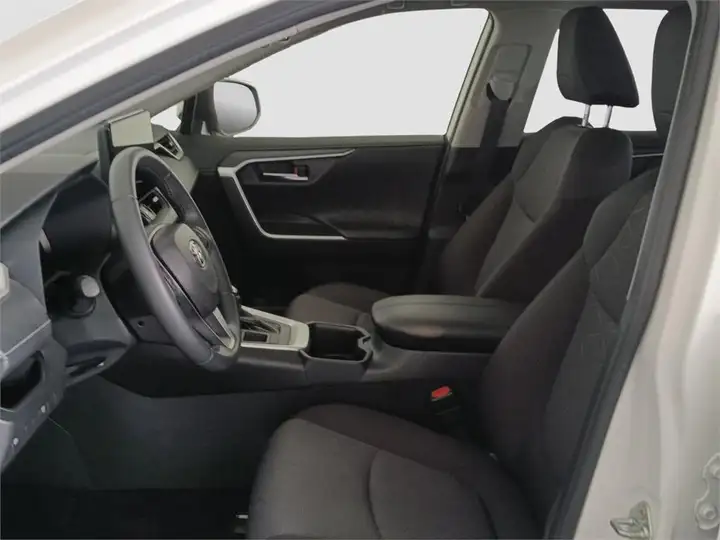 Toyota RAV4 2024, foto 12