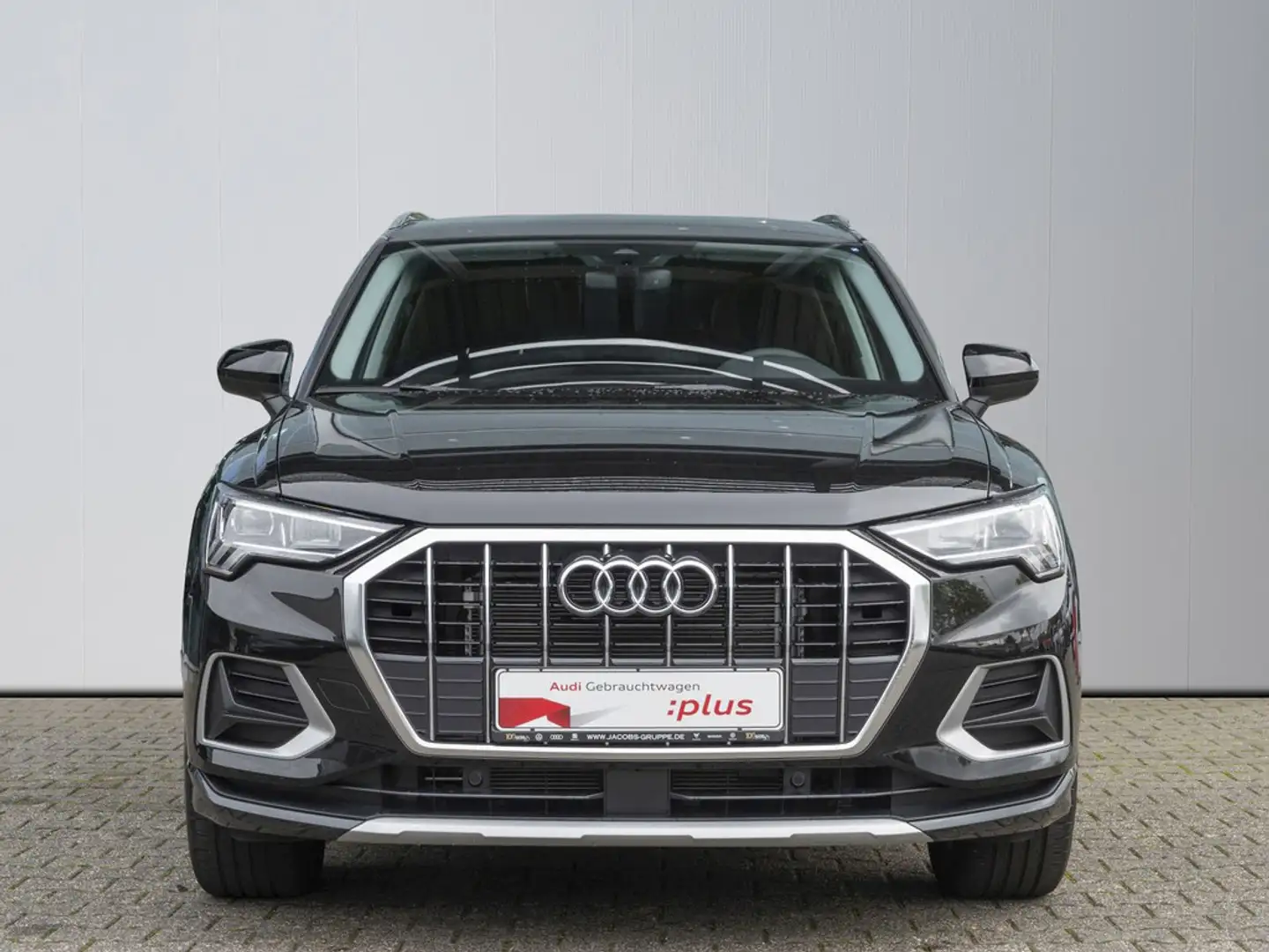 Audi Q3 35 TFSI advanced Schwarz - 2
