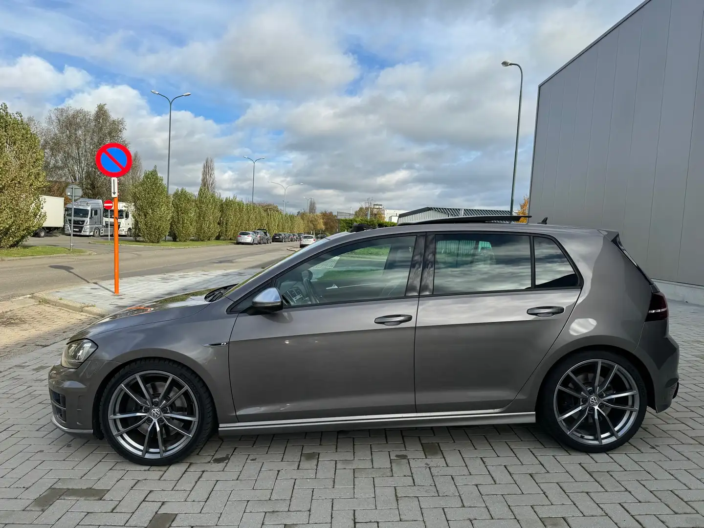 Volkswagen Golf R 4Motion BlueMotion Technology DSG Brons - 2