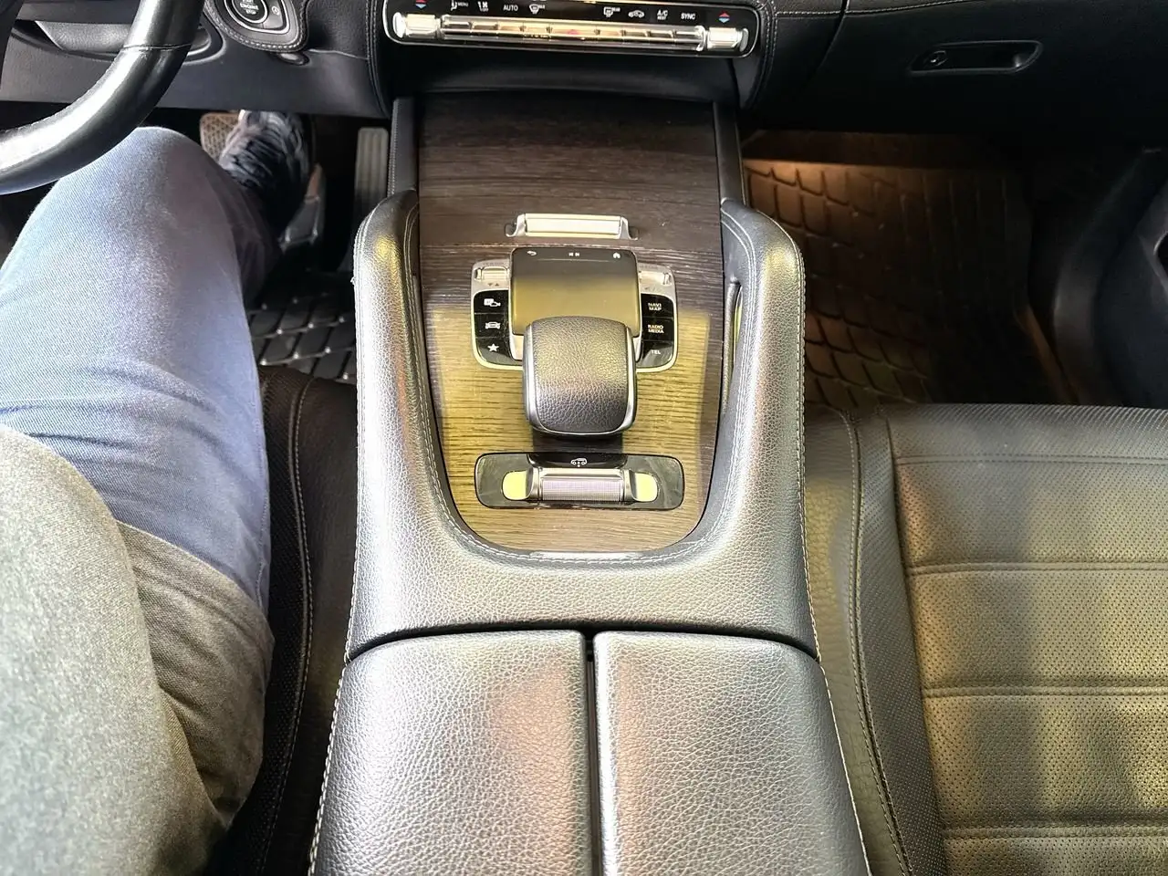 Mercedes-Benz GLE снимка Mercedes-Benz GLE