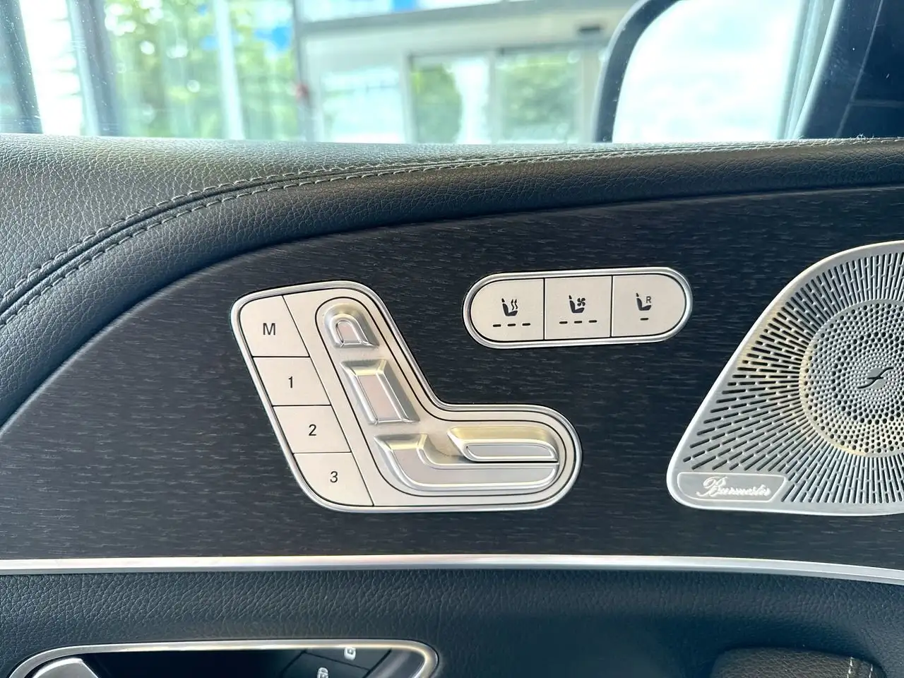 Mercedes-Benz GLE снимка Mercedes-Benz GLE