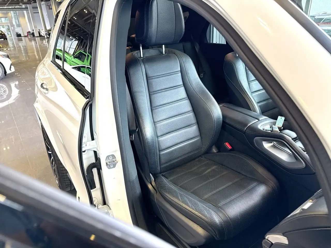 Mercedes-Benz GLE снимка Mercedes-Benz GLE