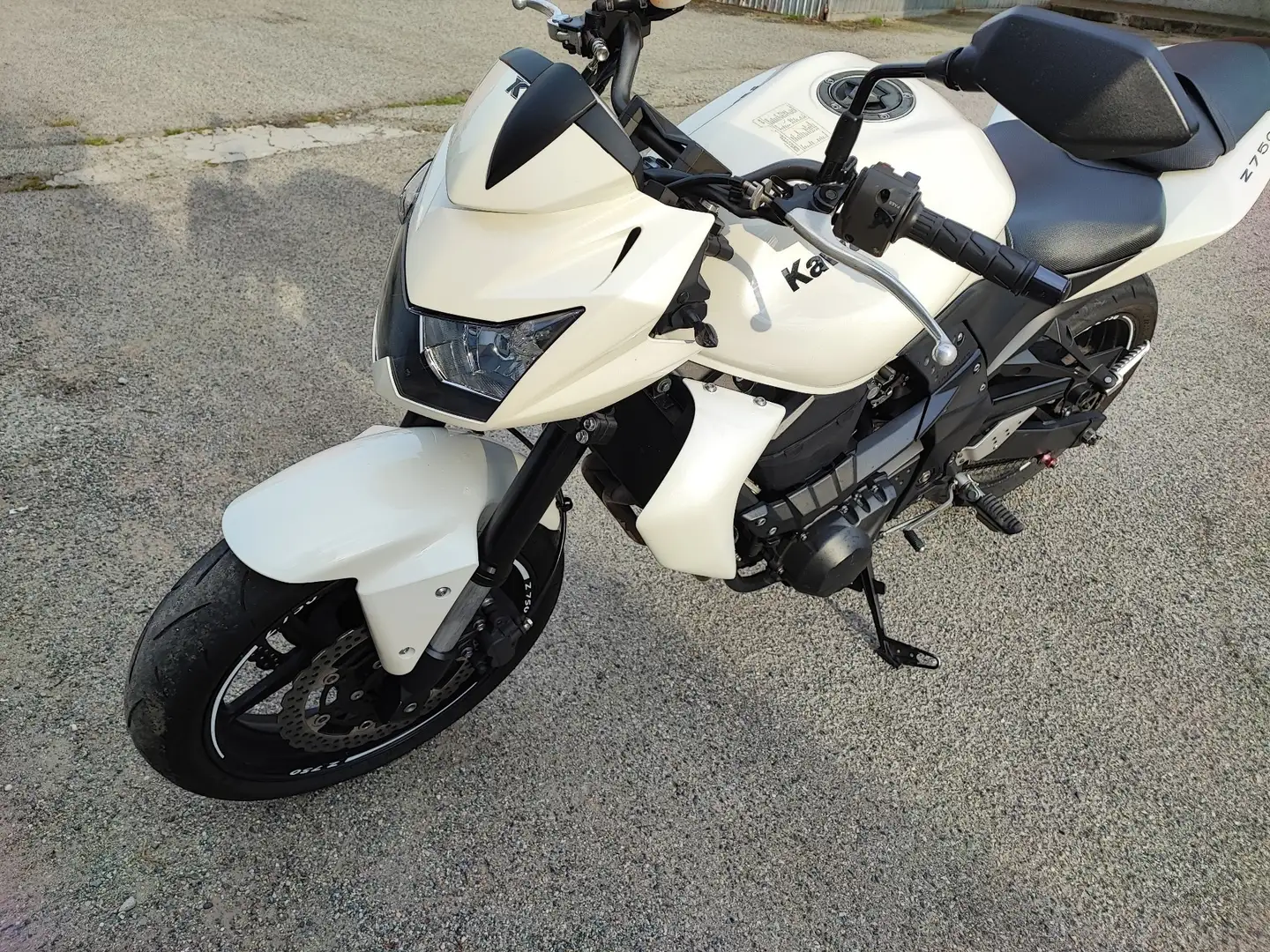 Kawasaki Z 750 Blanc - 1