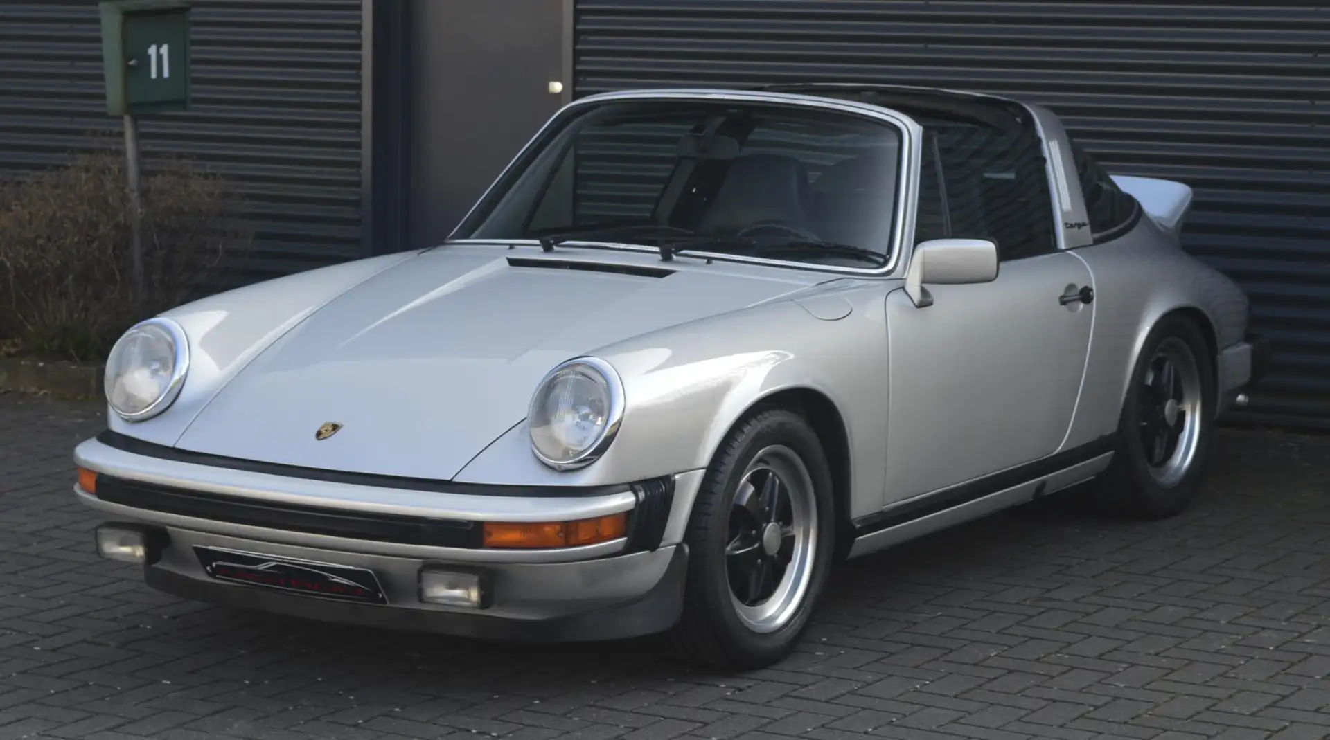 Porsche 911 2.7 S Targa Šedá - 2