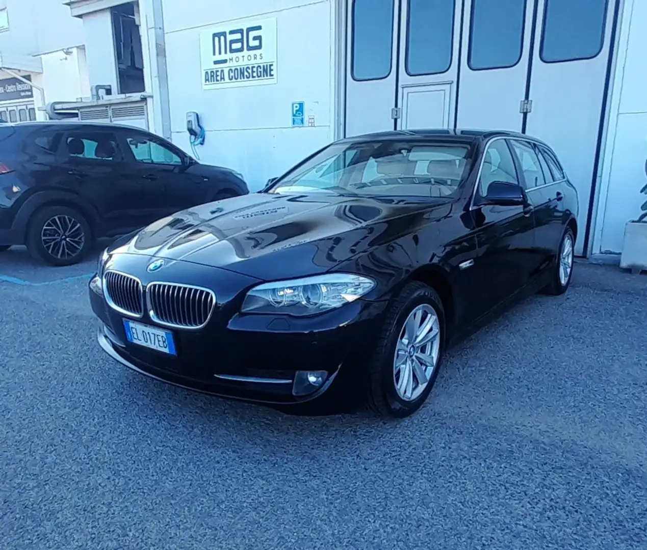 BMW 520 520d Touring Futura Noir - 2