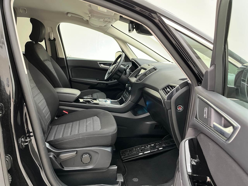 Ford S-Max 2.0 EcoBlue Titanium SpoSi Key LED Lane — photo 9