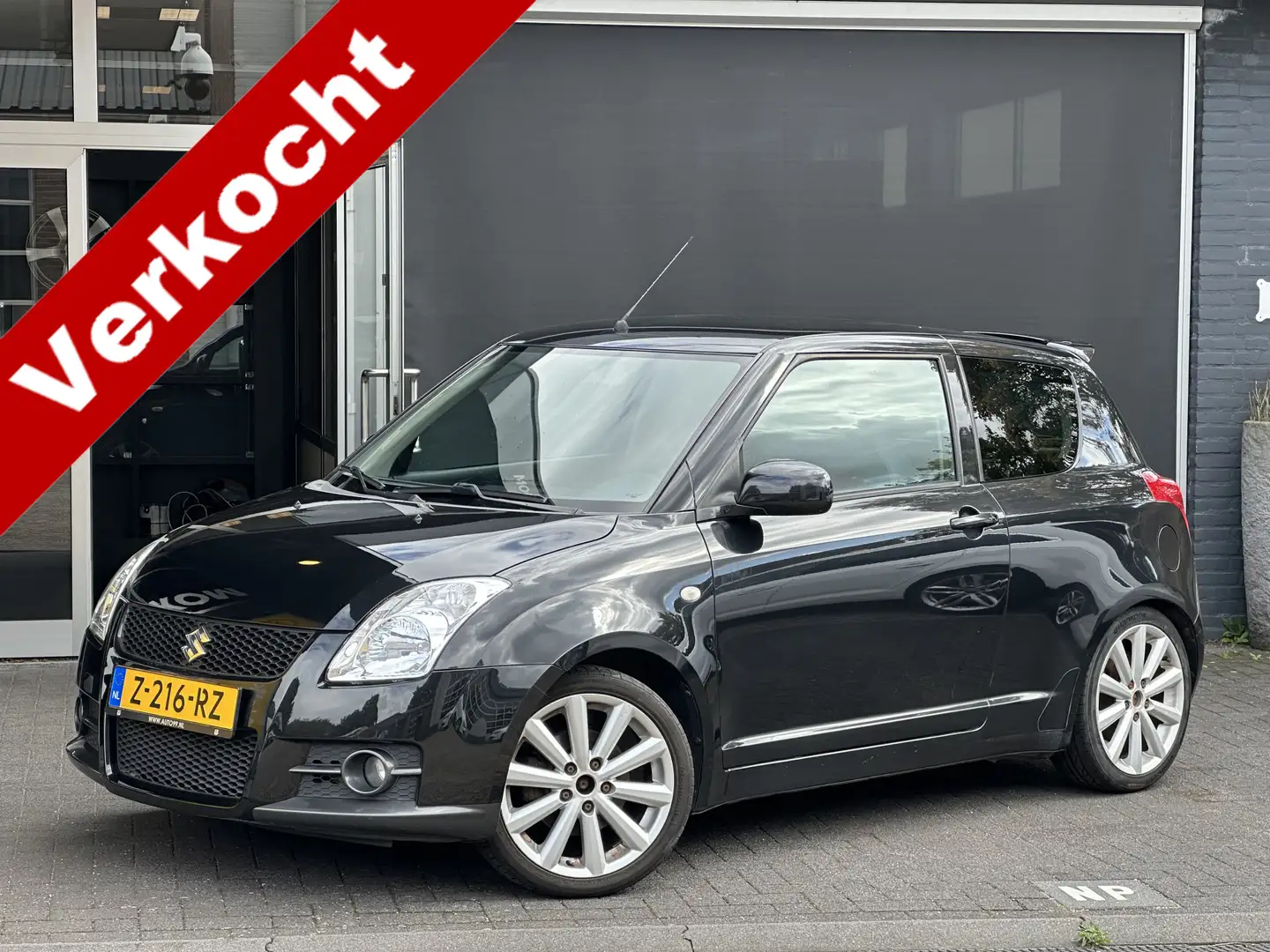 Suzuki Swift 1.6 Sport NAVI / CLIMA / STOELVERWARMING Schwarz - 1