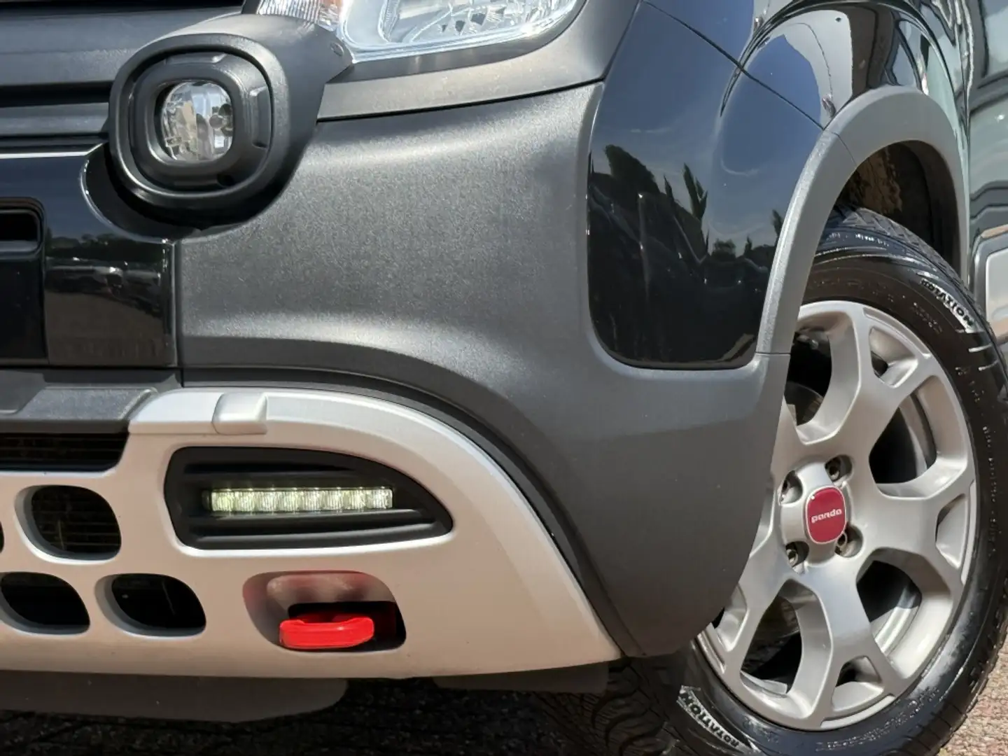 Fiat Panda 1.2 69 PK City Cross | Clima | PDC | 15" Zwart - 2