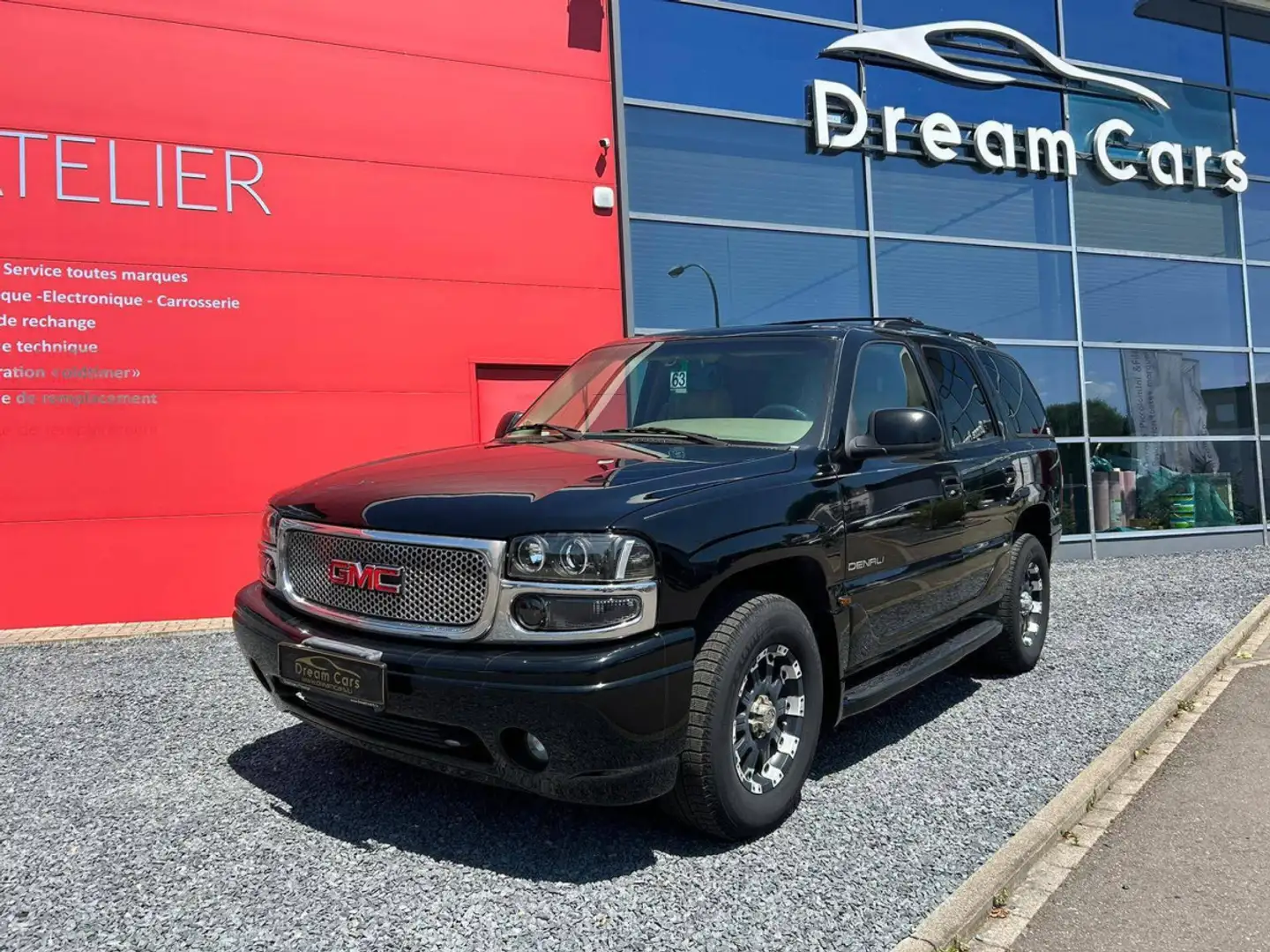 GMC Yukon DENALI AWD Noir - 1