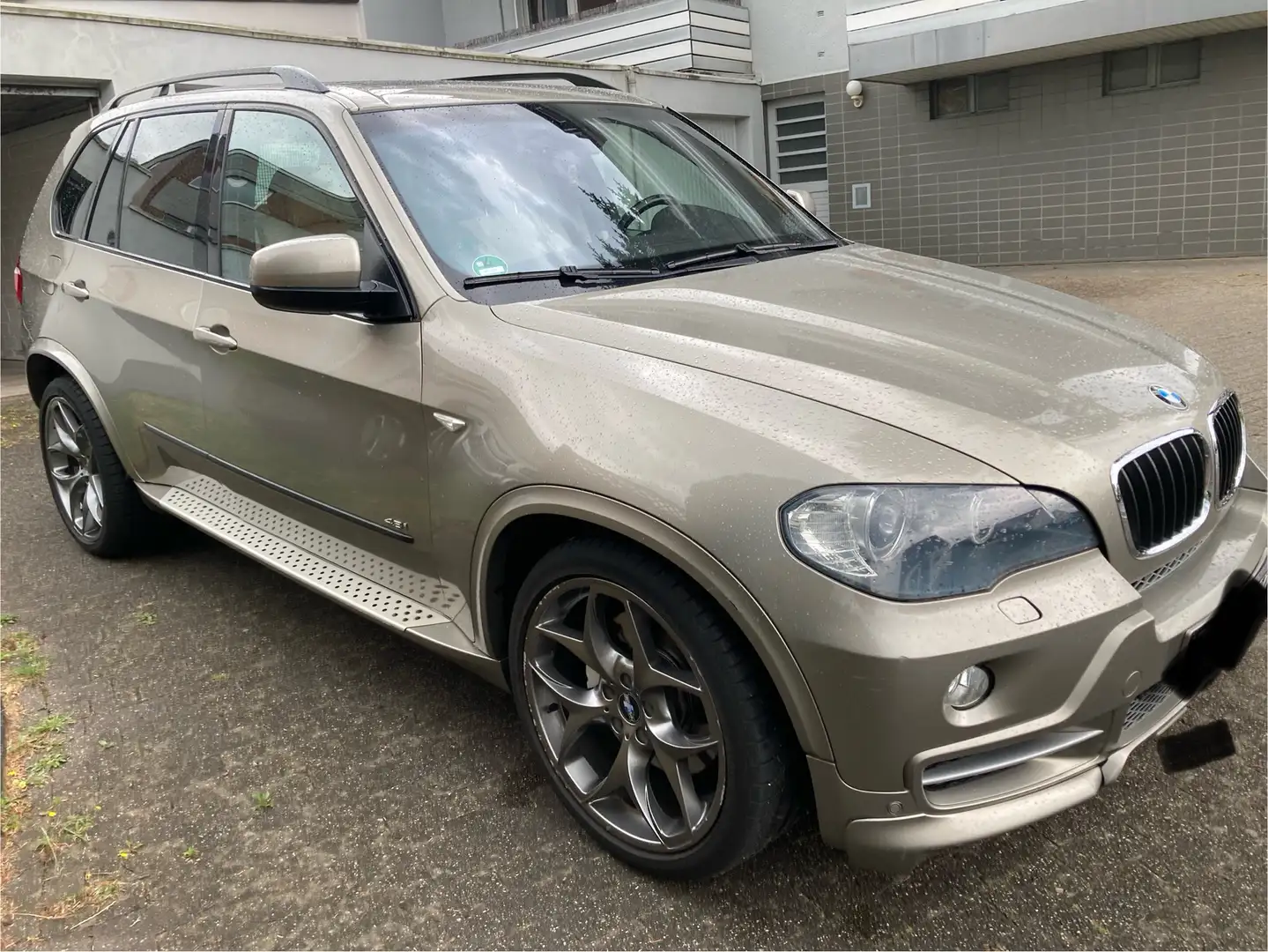 BMW X5 4.8i - 2