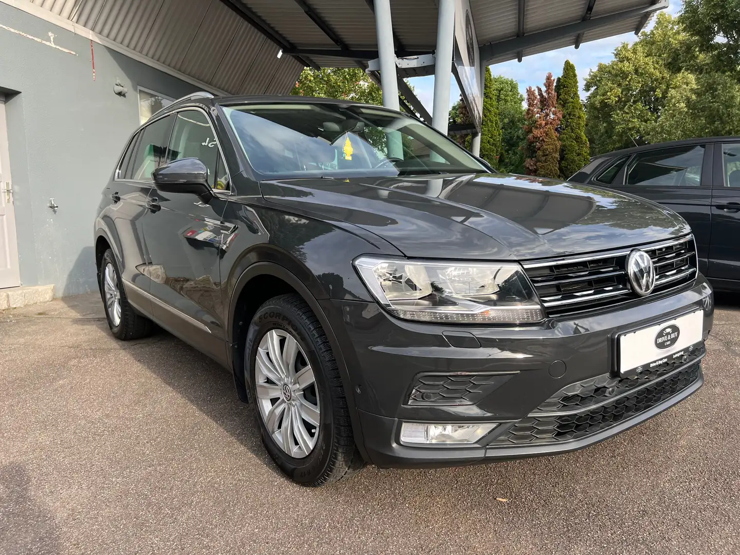 Volkswagen Tiguan Sound BMT/Start-Stopp 4Motion Grau - 2