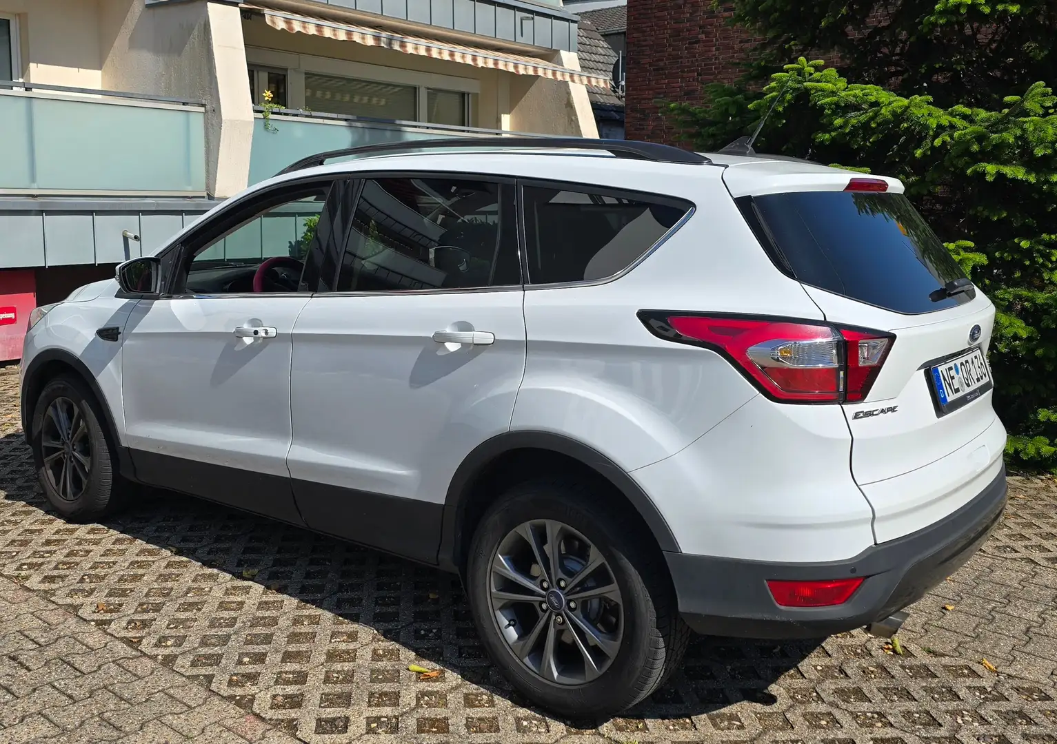 Ford Escape Blanc - 1