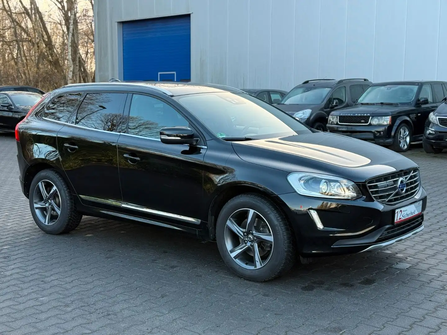 Volvo XC60 2WD Rückfahrkamera*BI-Xenon*Voll-Leder*Pano Schwarz - 1