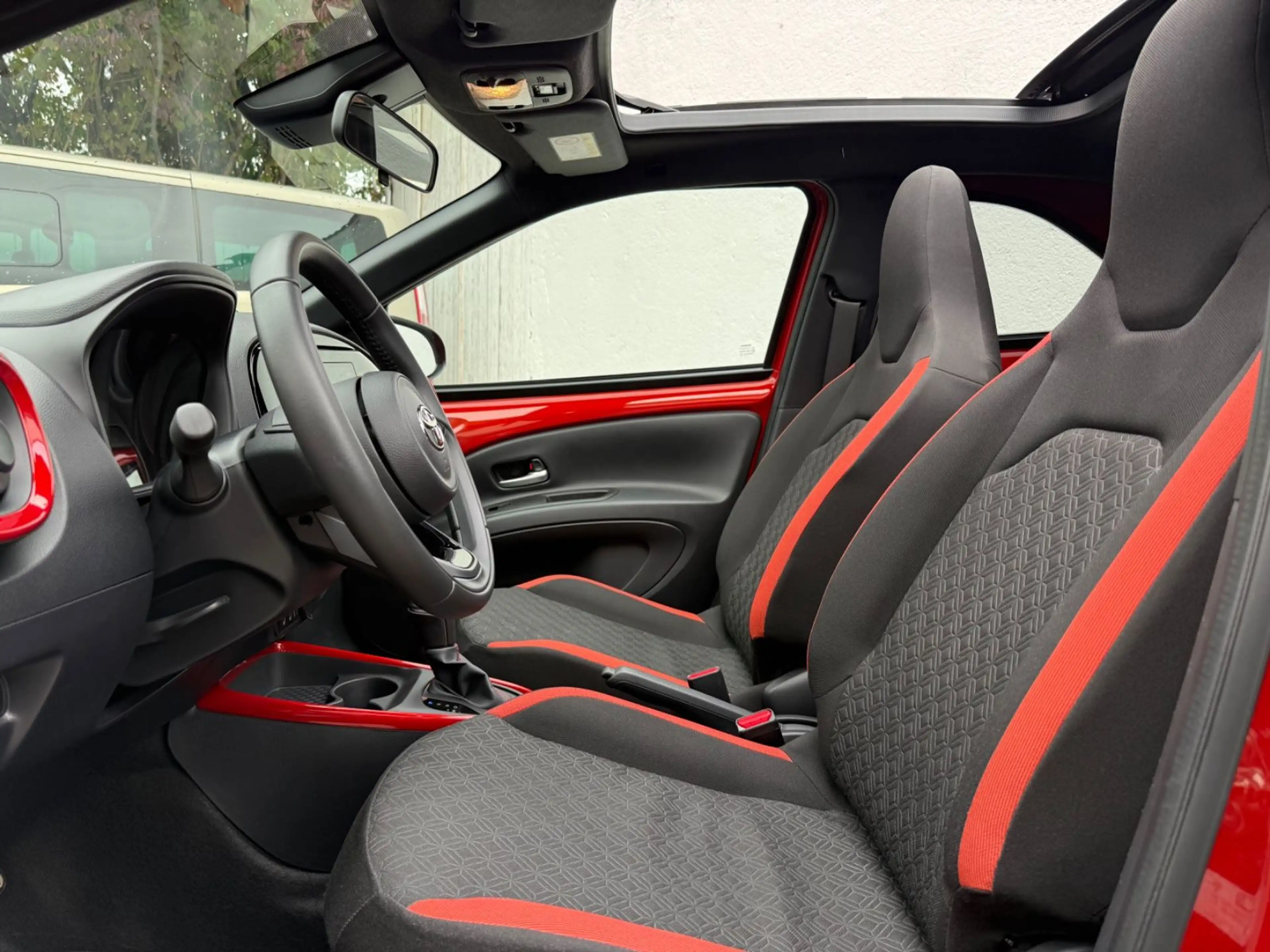 Toyota Aygo X S-CVT Air Team D 1.Hd*/Faltdach/LED/RCam — photo 9
