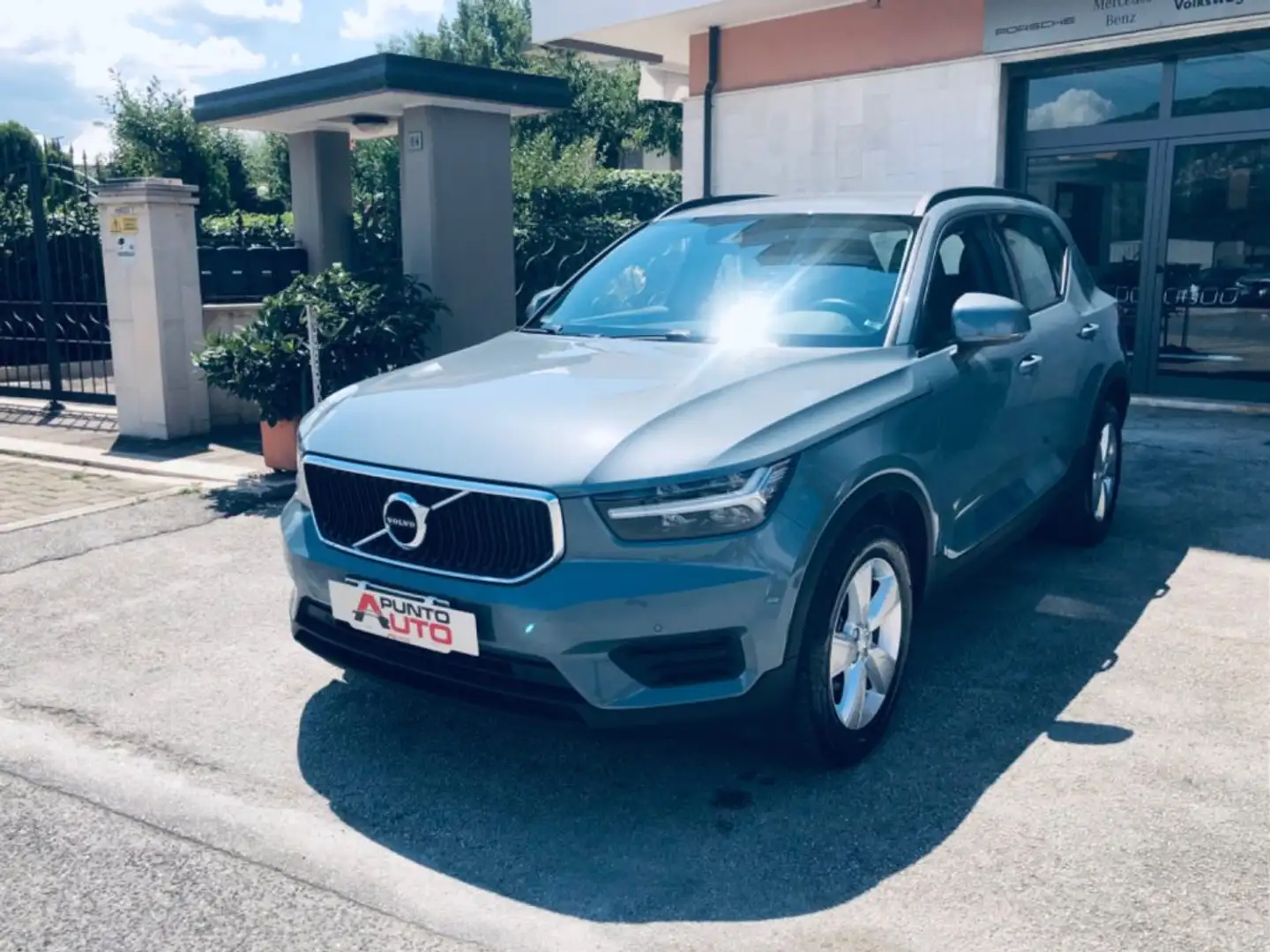 Volvo XC40 D3 Geartronic Business Grigio - 2